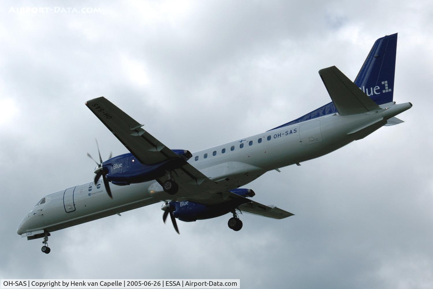 OH-SAS, 1997 Saab 2000 C/N 2000-044, Blue1 Saab 2000 approaching Stockholm Arlanda airport, Sweden.