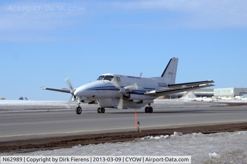 N62989, 1982 Beech C99 Airliner C/N U-183, Taxing towards rwy 25.