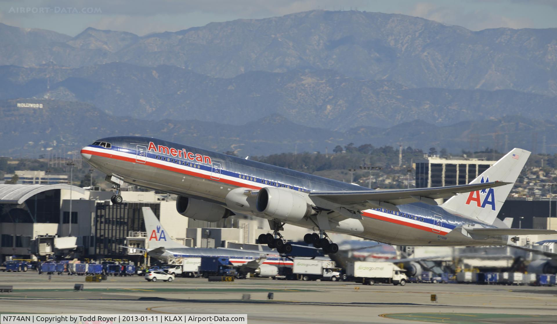 N774AN, 1999 Boeing 777-223 C/N 29581, Departing LAX