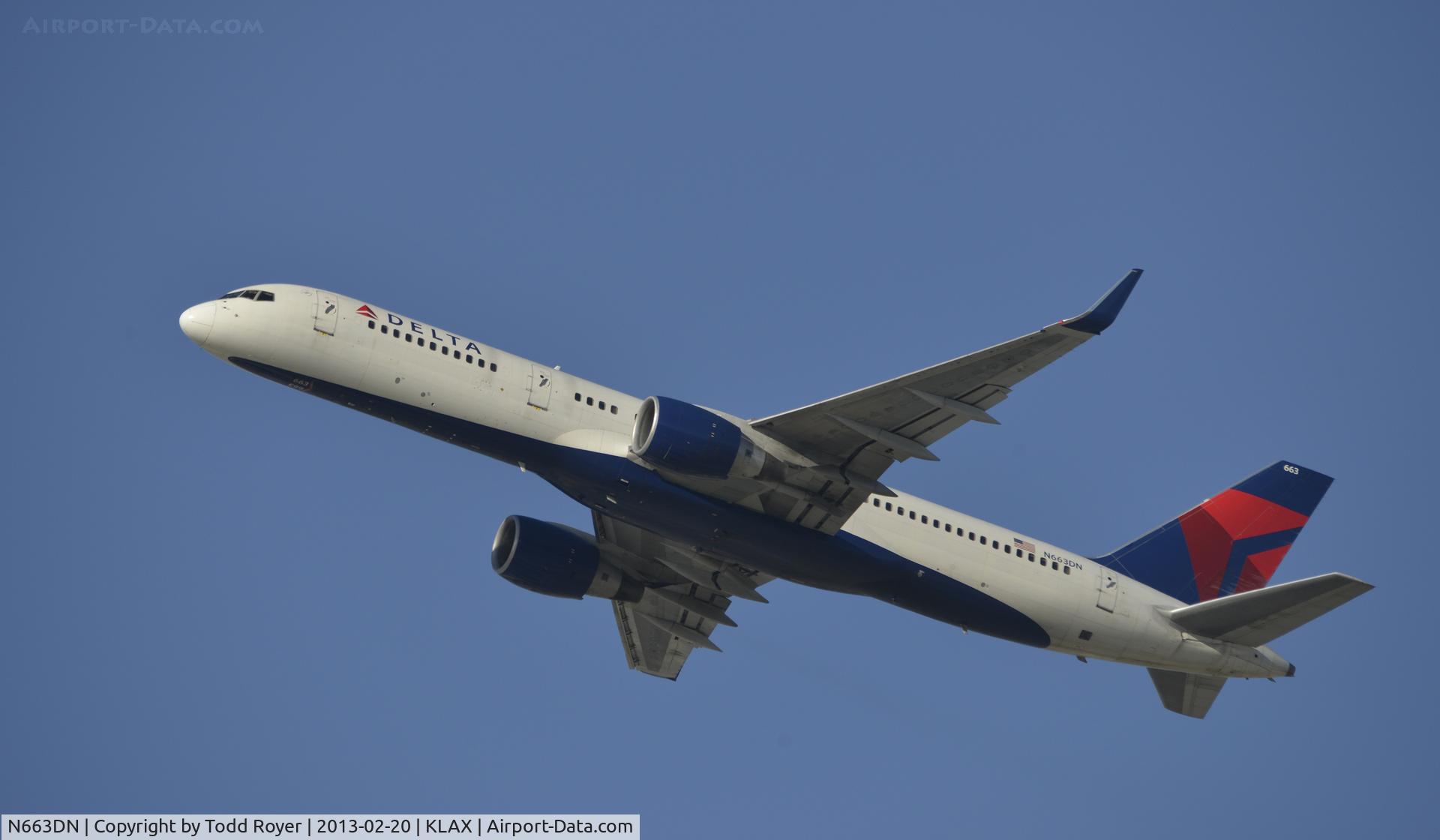 N663DN, 1991 Boeing 757-232 C/N 24992, Departing LAX