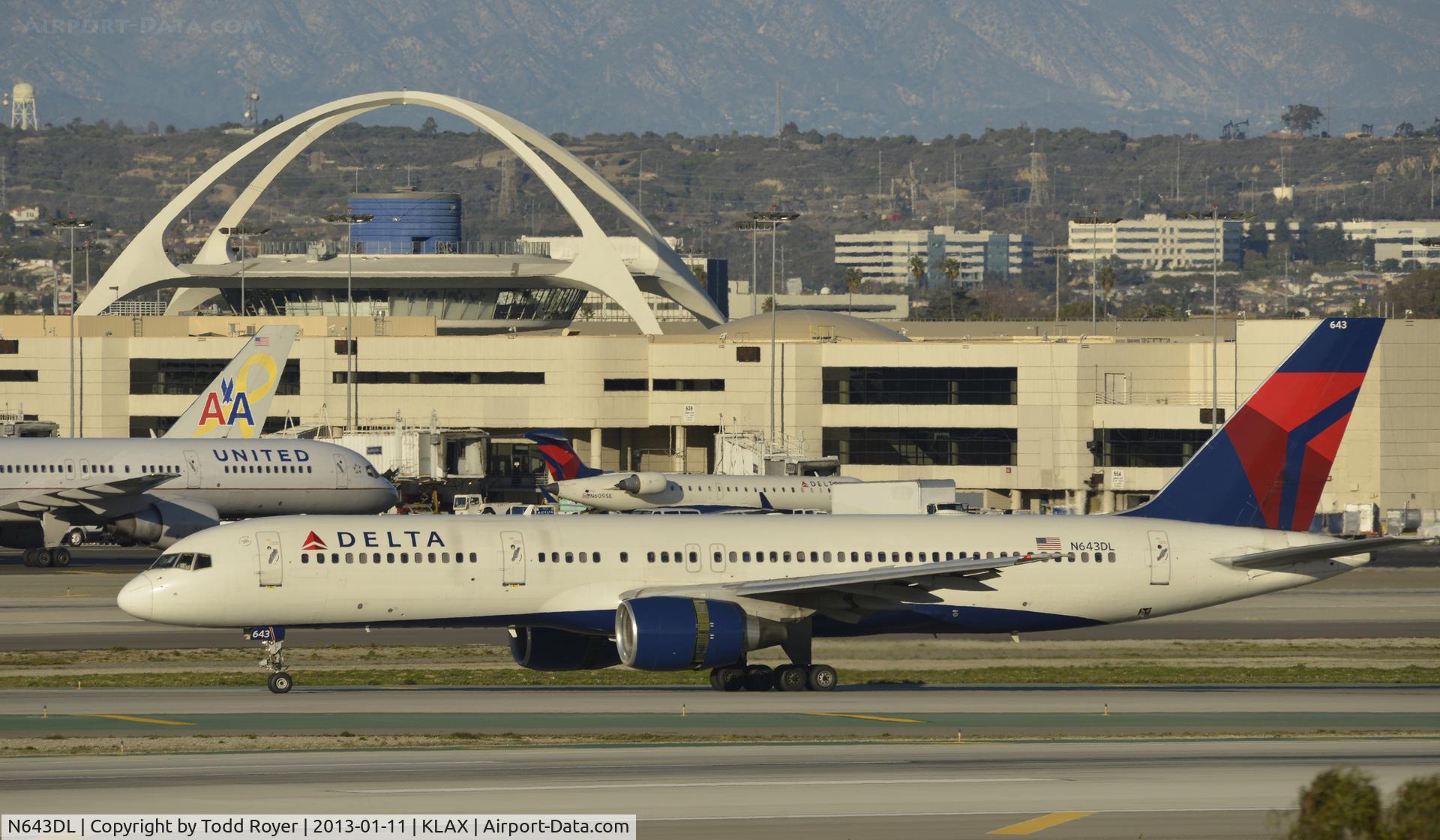 N643DL, 1989 Boeing 757-232 C/N 23997, Departing LAX