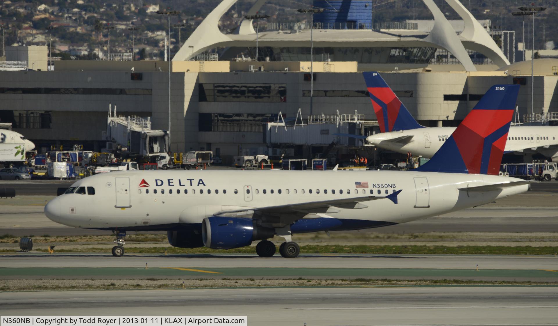 N360NB, 2003 Airbus A319-114 C/N 1959, Taxiing to gate