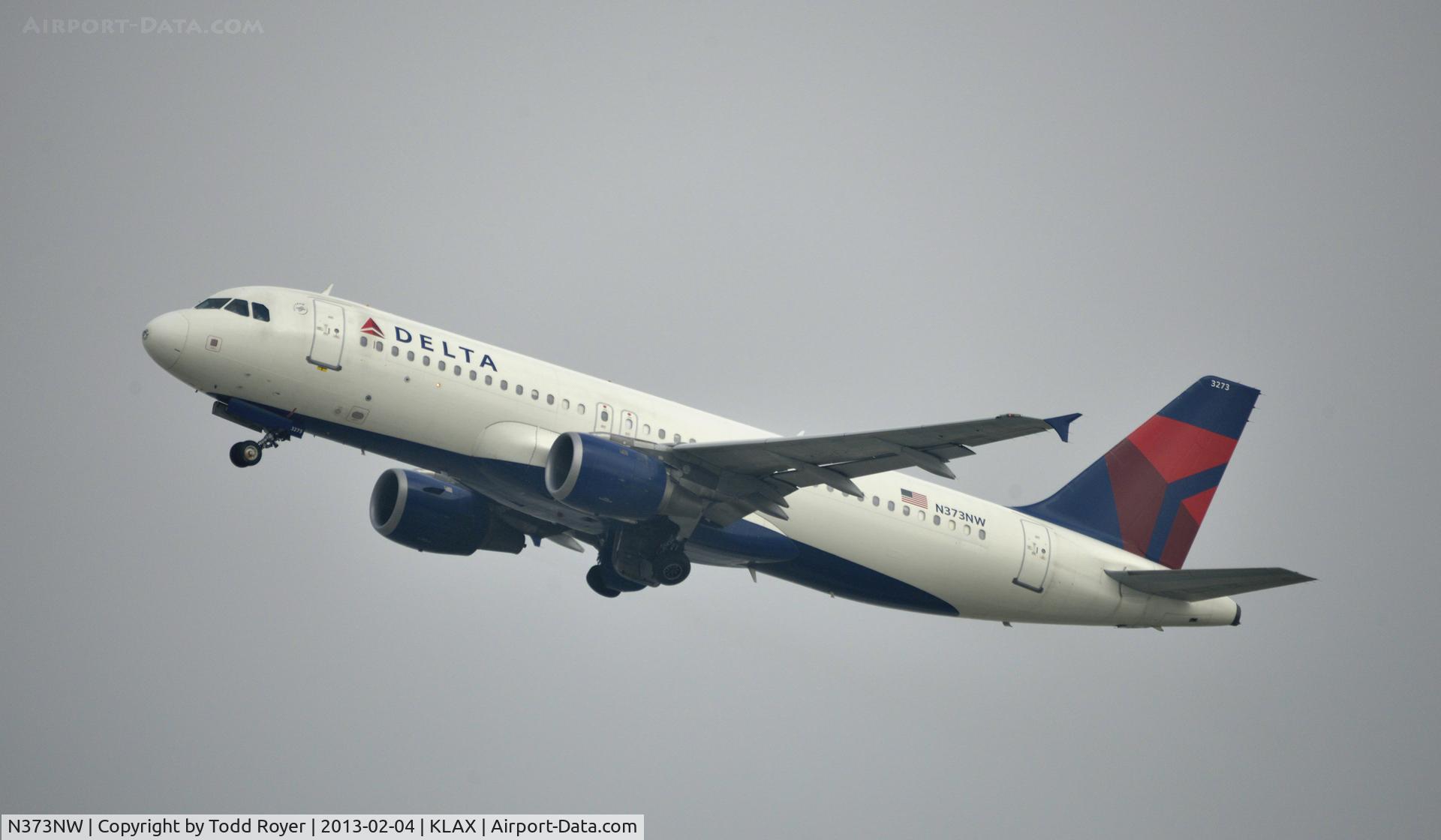 N373NW, 2001 Airbus A320-212 C/N 1641, Departing LAX