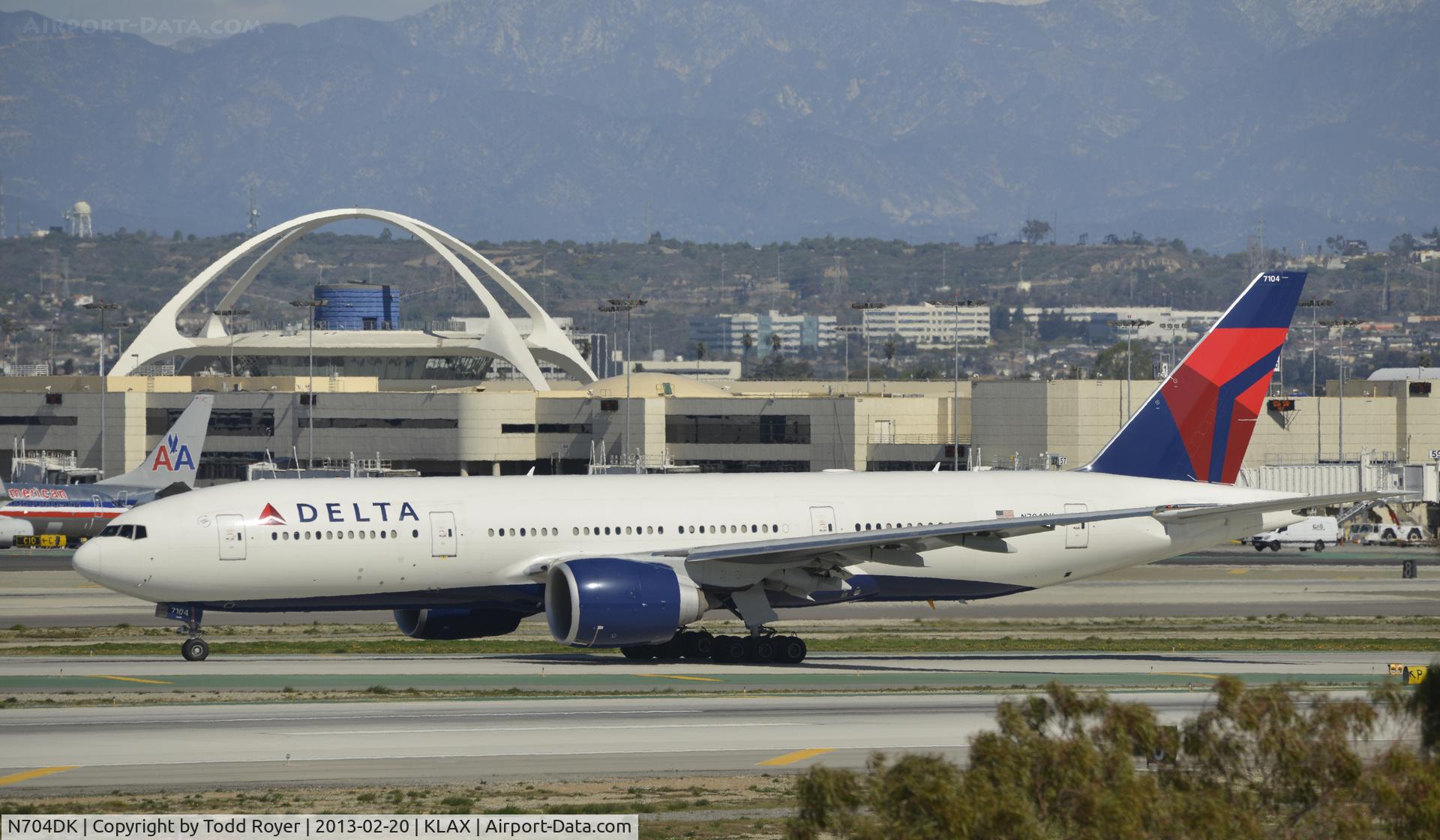 N704DK, 2009 Boeing 777-232/LR C/N 29739, Departing LAX
