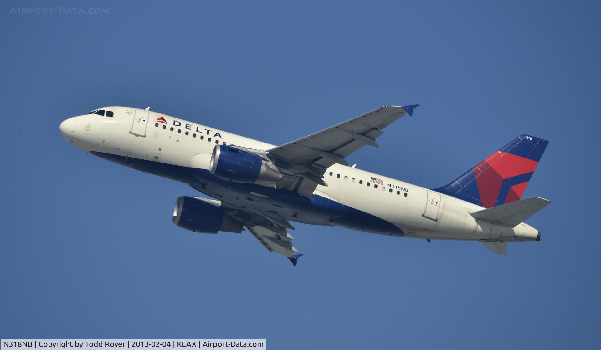 N318NB, 2000 Airbus A319-114 C/N 1325, Departing LAX
