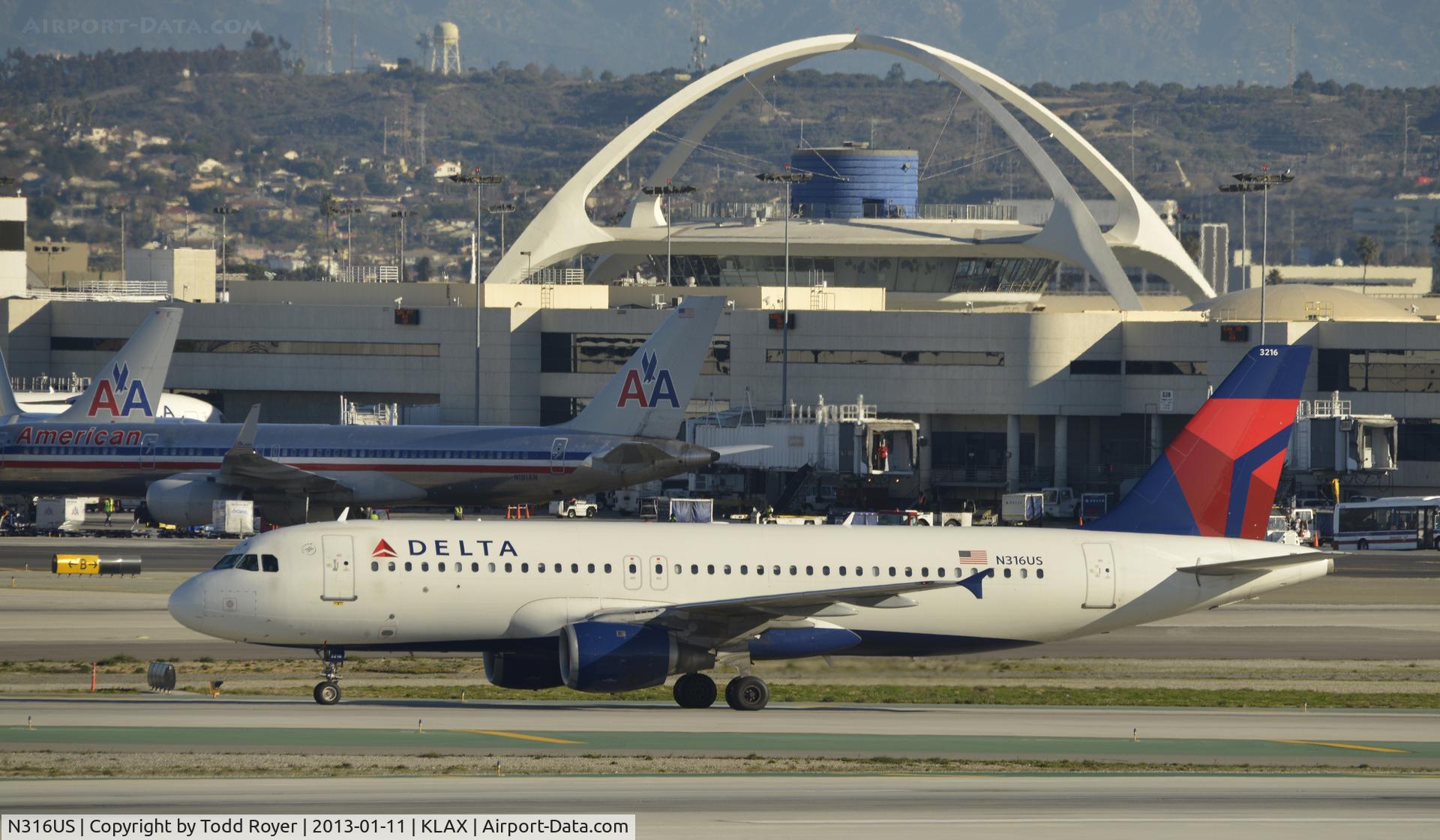 N316US, 1991 Airbus A320-211 C/N 192, Taxiing to gate at LAX