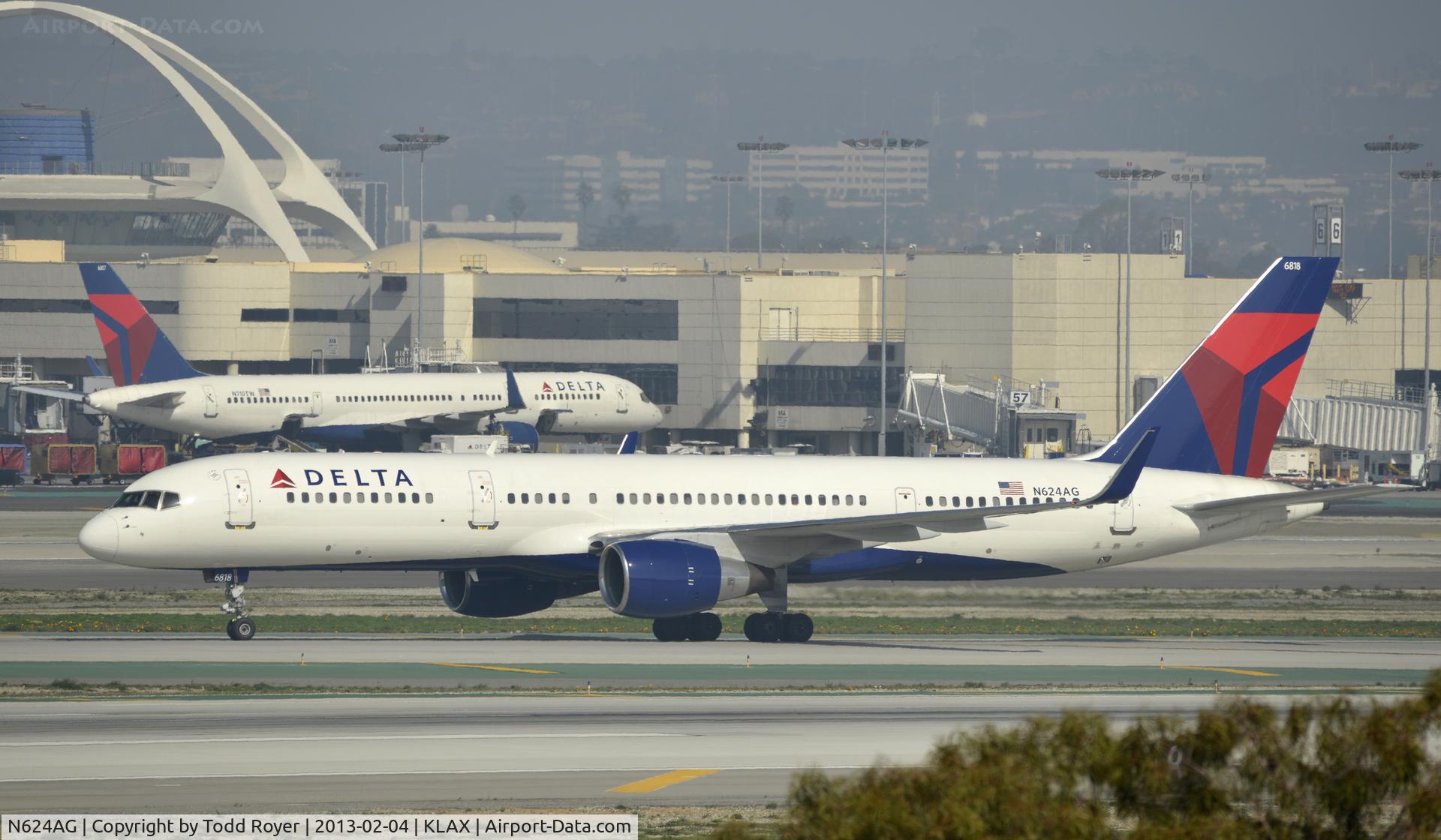N624AG, 1993 Boeing 757-2Q8 C/N 25624, Taxiing to gate at LAX