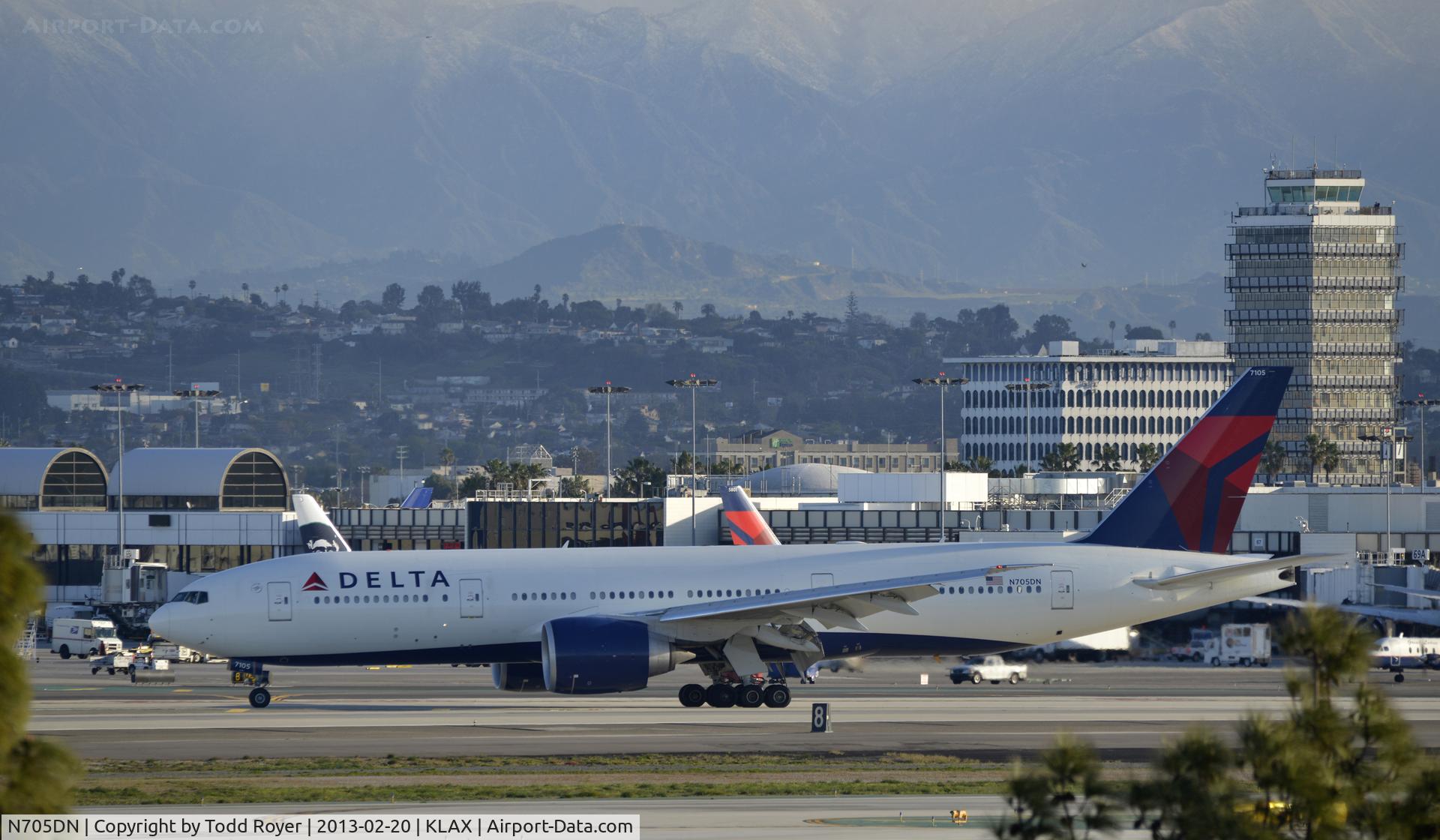 N705DN, 2008 Boeing 777-232/LR C/N 29742, Taxiing to gate at LAX