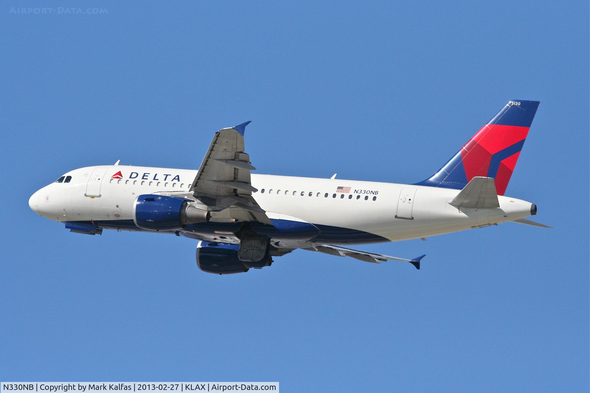 N330NB, 2001 Airbus A319-114 C/N 1549, Los Angeles Clippers charter flight, Delta Airlines Airbus A319-114,  DAL8938 to Indianapolis - KIND, departing RWY 25R KLAX.