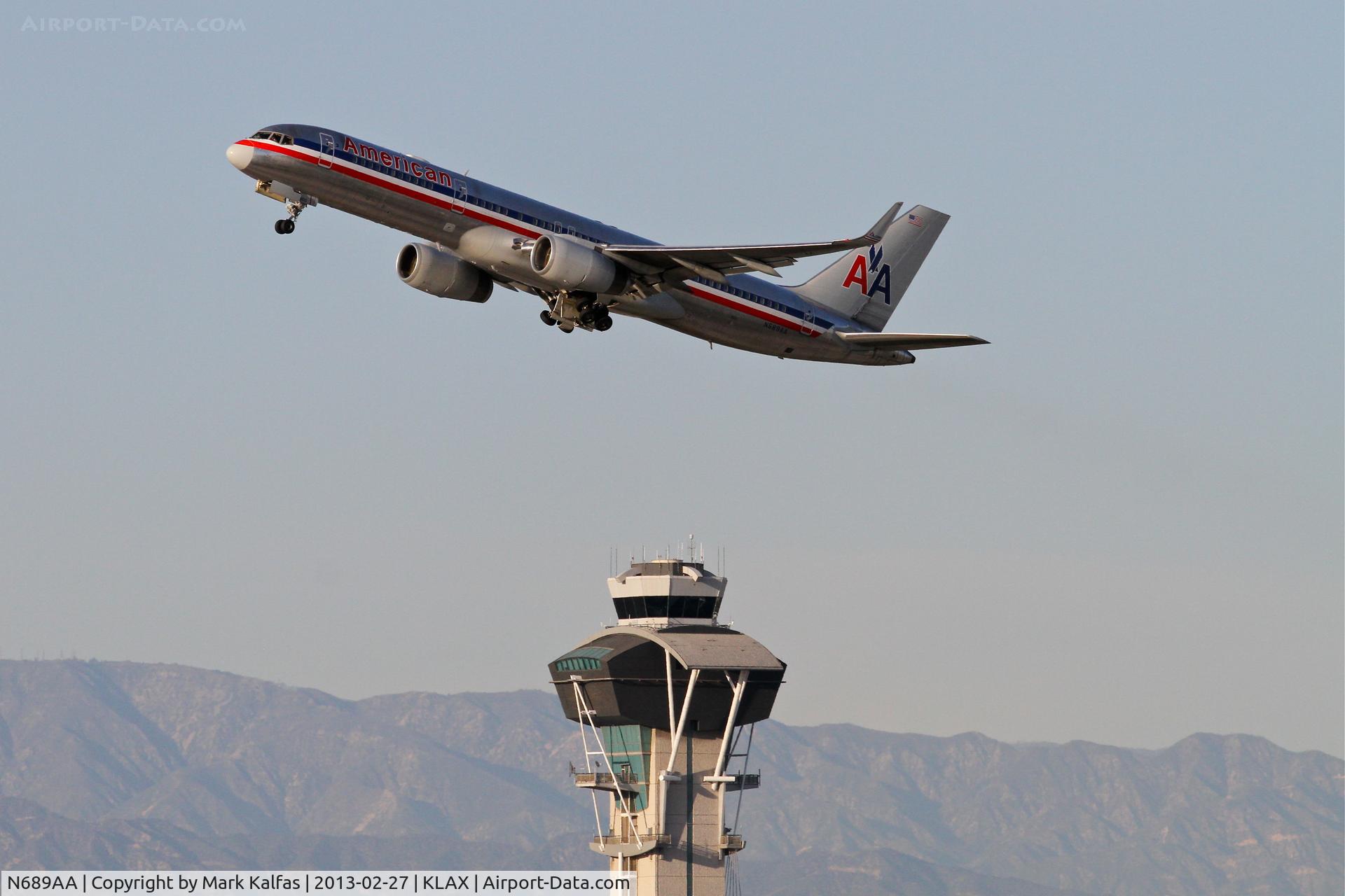N689AA, 1993 Boeing 757-223 C/N 25731, American Airlines Boeing 757-223, AAL297 departing 25R KLAX for Honolulu/PHNL.