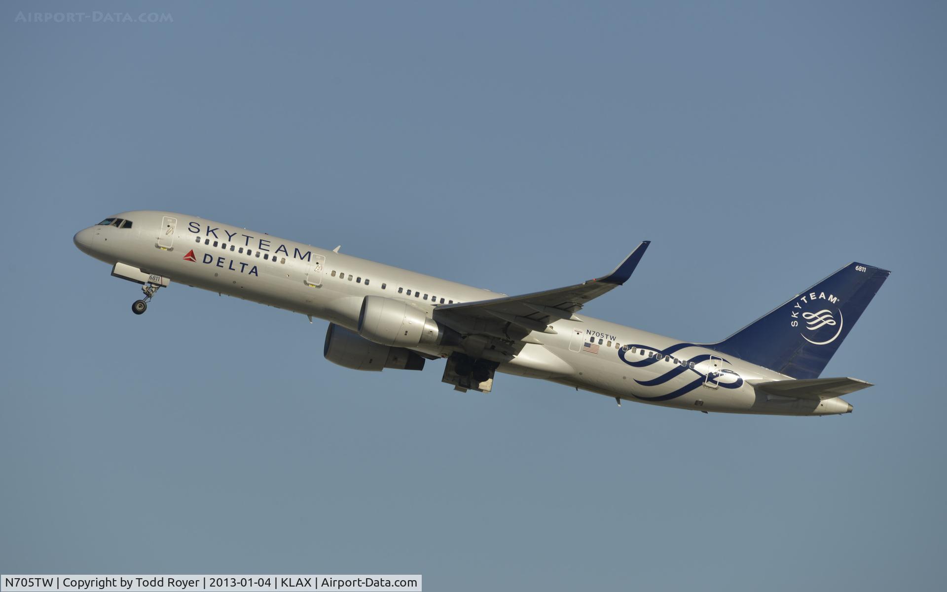 N705TW, 1997 Boeing 757-231ER C/N 28479, Departing LAX