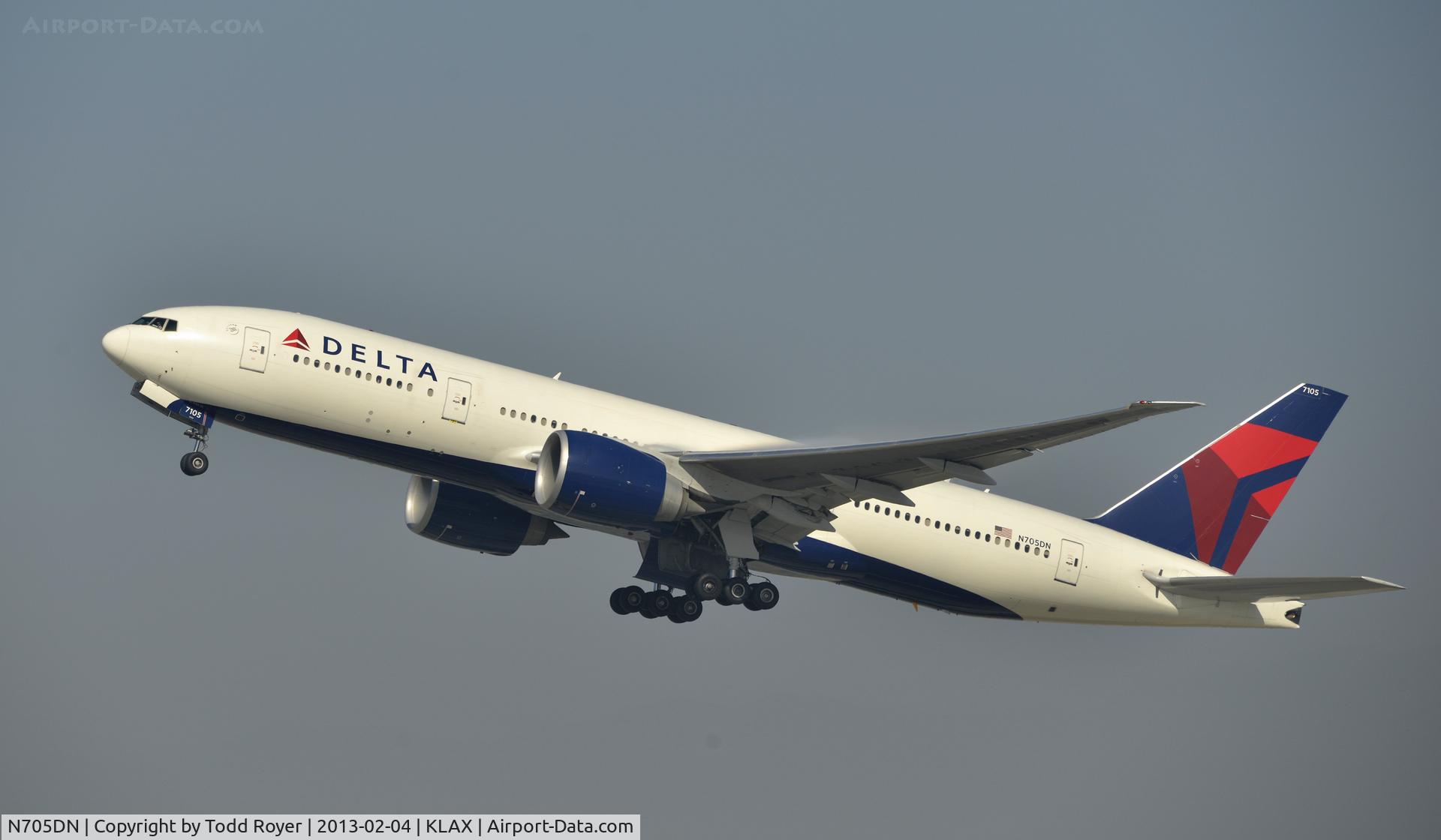 N705DN, 2008 Boeing 777-232/LR C/N 29742, Departing LAX
