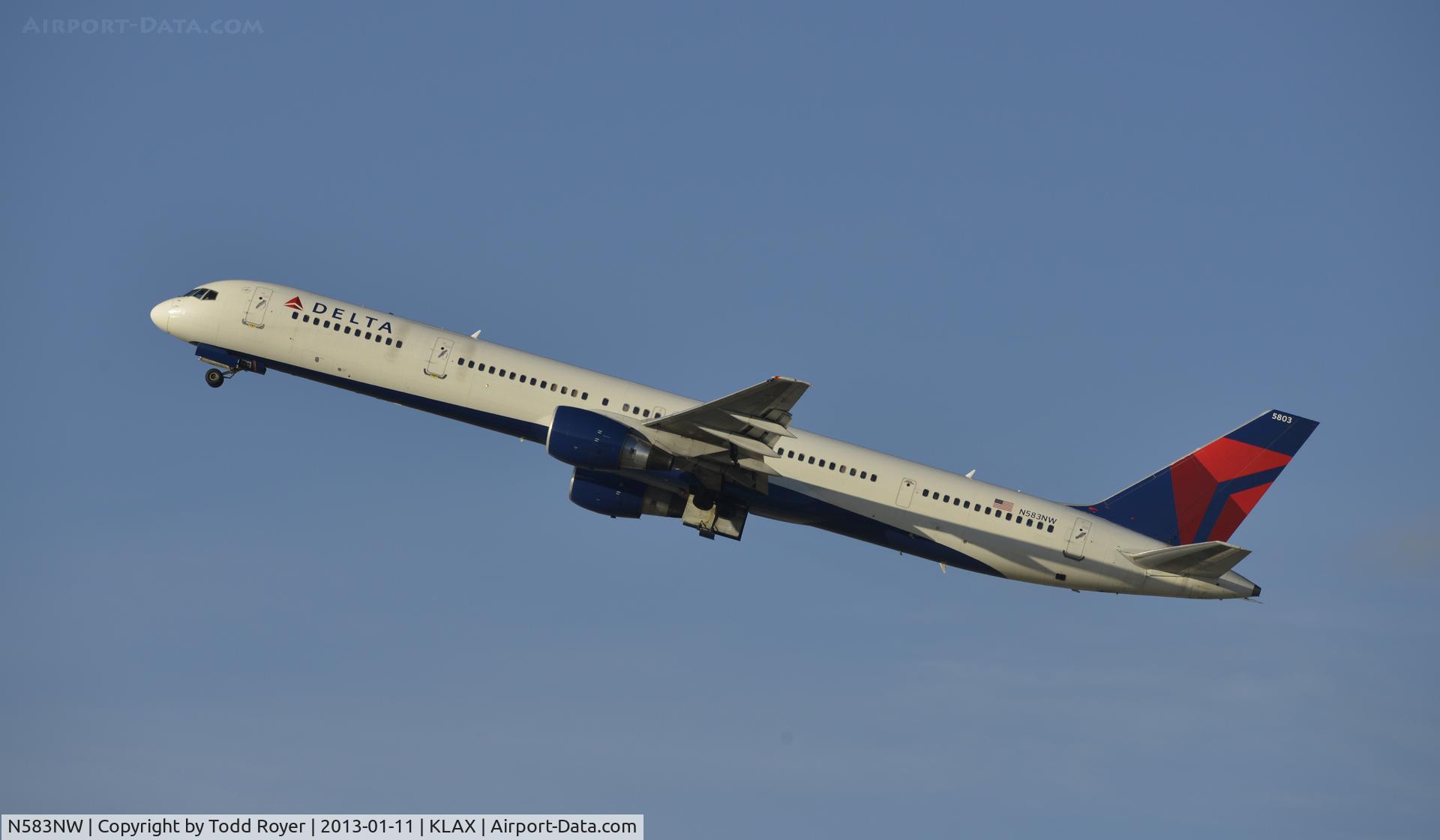 N583NW, 2002 Boeing 757-351 C/N 32983, Departing LAX