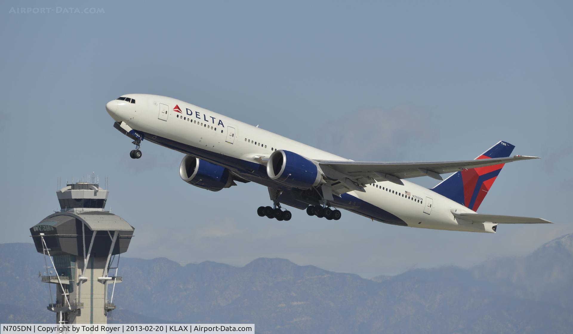 N705DN, 2008 Boeing 777-232/LR C/N 29742, Departing LAX
