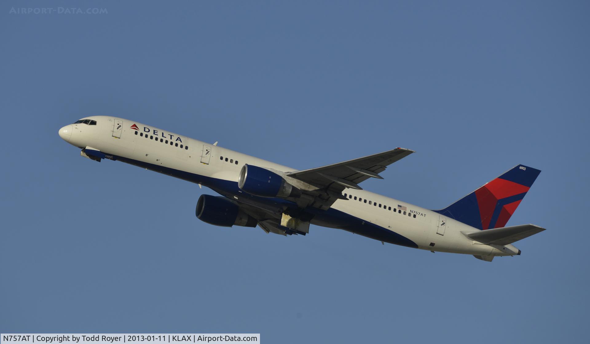N757AT, 1984 Boeing 757-212 C/N 23127, Departing LAX