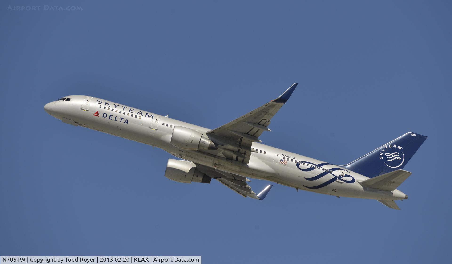 N705TW, 1997 Boeing 757-231ER C/N 28479, Departing LAX
