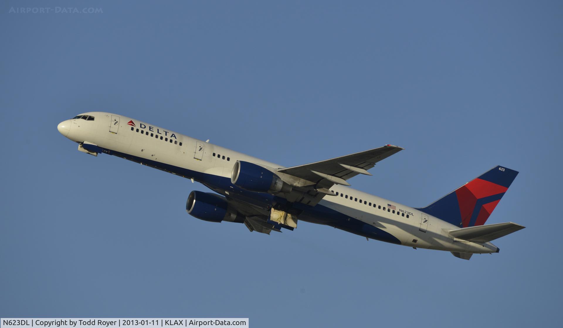 N623DL, 1987 Boeing 757-232 C/N 22913, Departing LAX