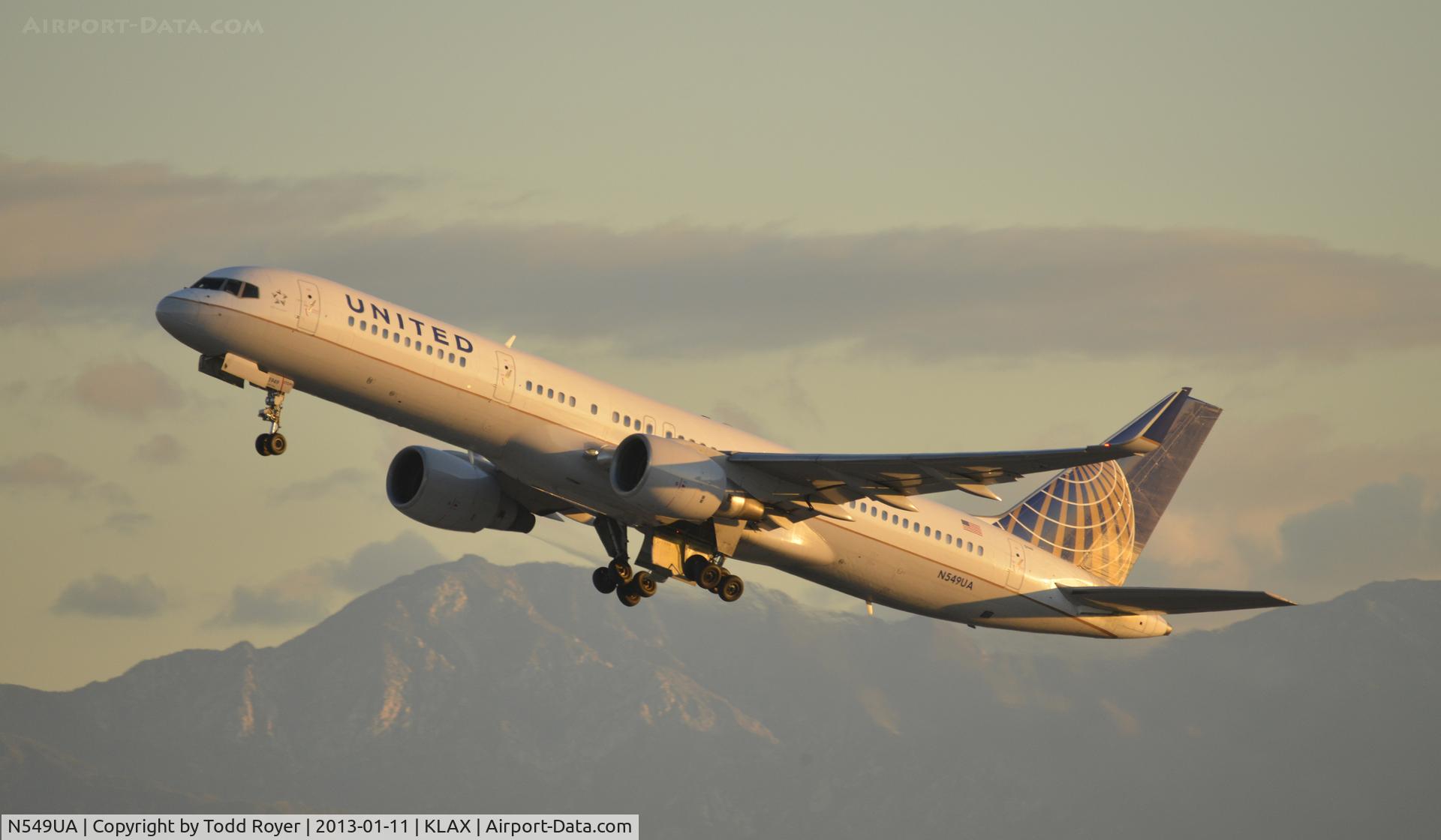 N549UA, 1992 Boeing 757-222 C/N 25397, Departing LAX