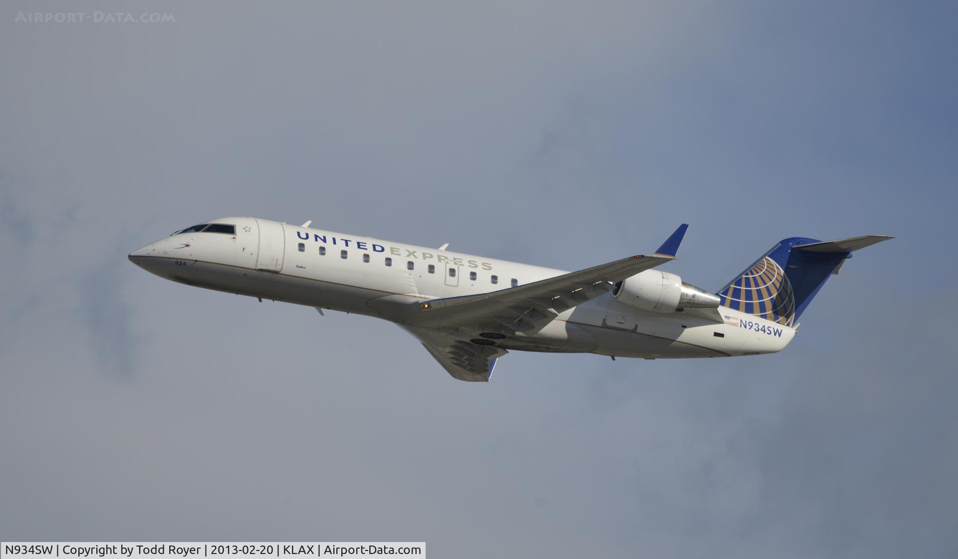 N934SW, 2002 Canadair CL-600-2B19 Regional Jet CRJ-200LR C/N 7722, Departing LAX