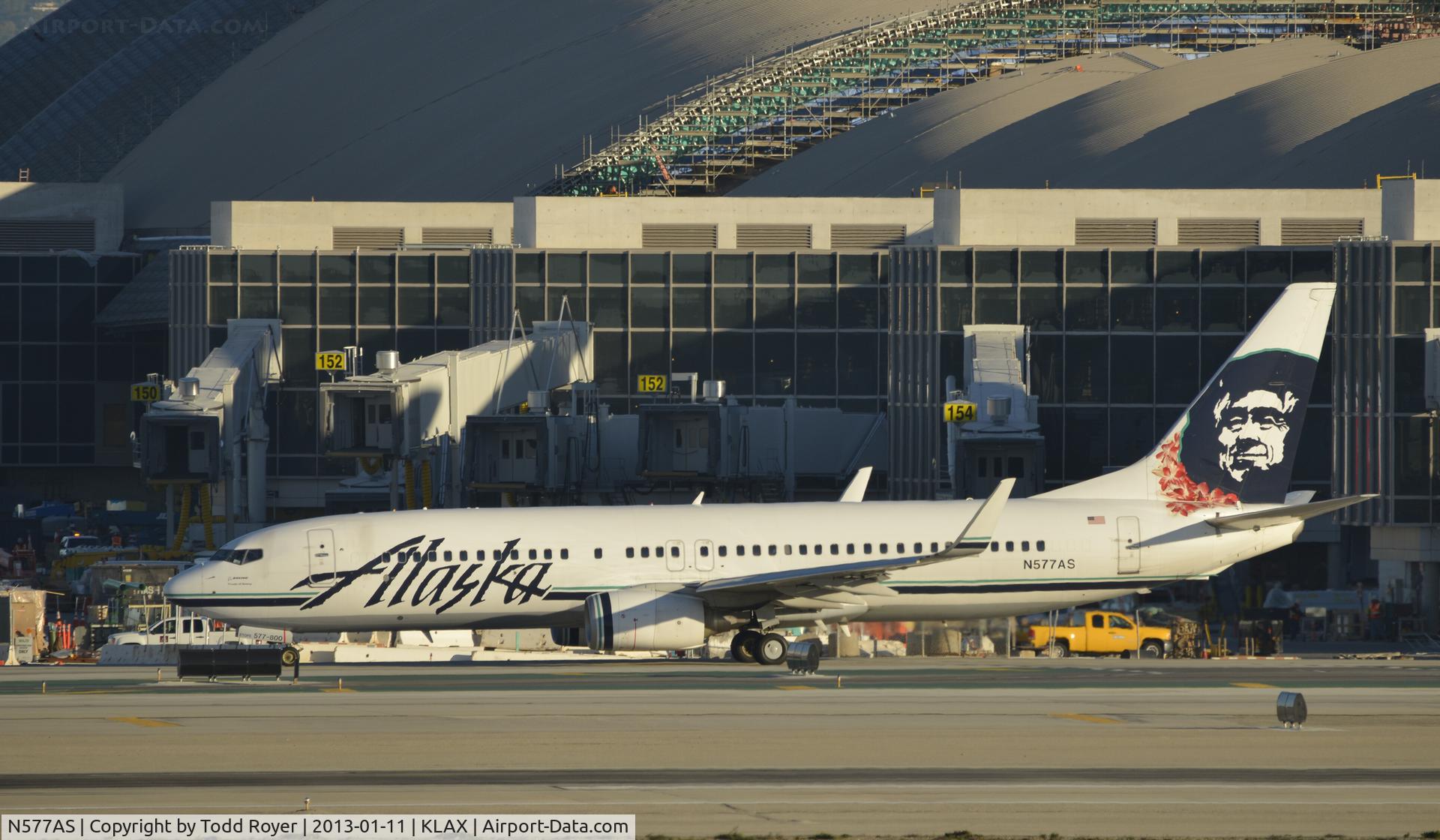 N577AS, 2007 Boeing 737-890 C/N 35186, Taxiing for departure