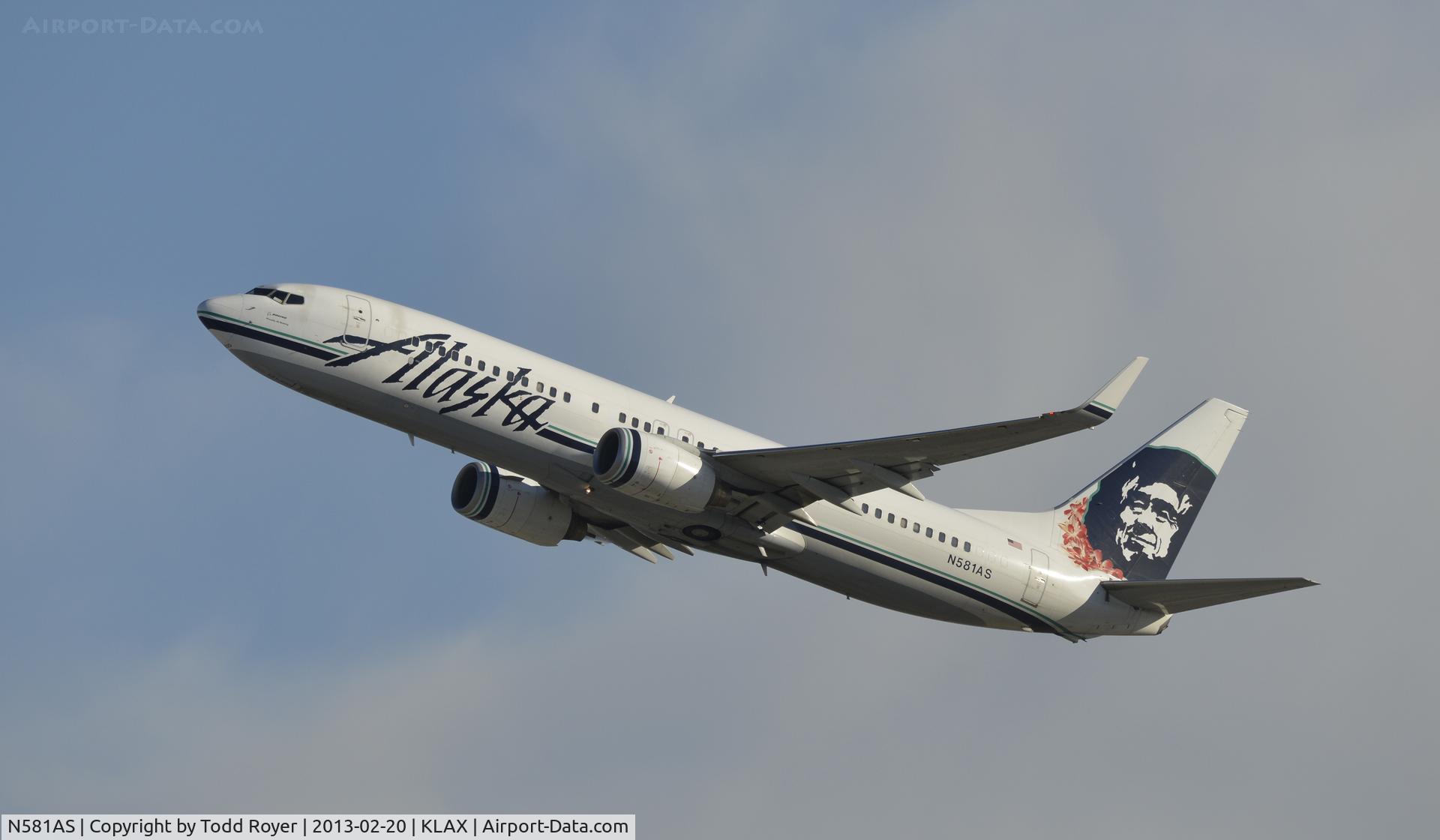 N581AS, 2007 Boeing 737-890 C/N 35188, Departing LAX