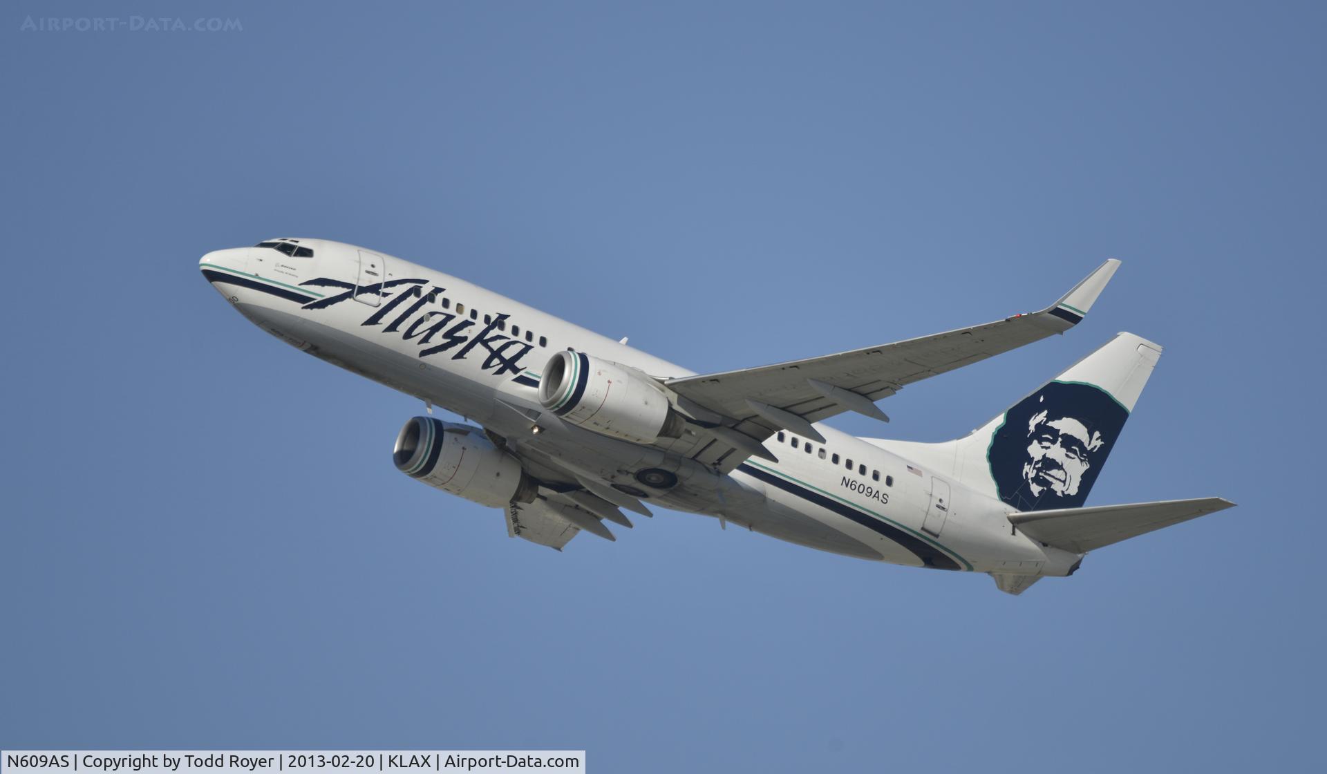 N609AS, 1999 Boeing 737-790 C/N 29752, Departing LAX