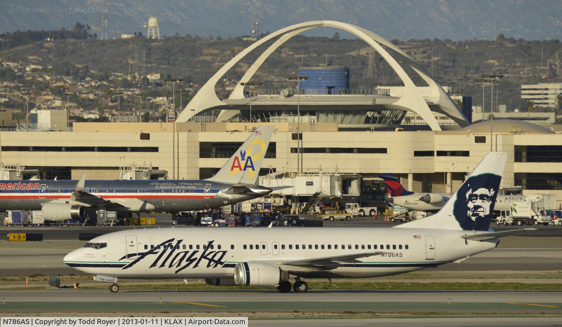 N786AS, 1990 Boeing 737-4S3 C/N 24795, Taxiing to gate at LAX