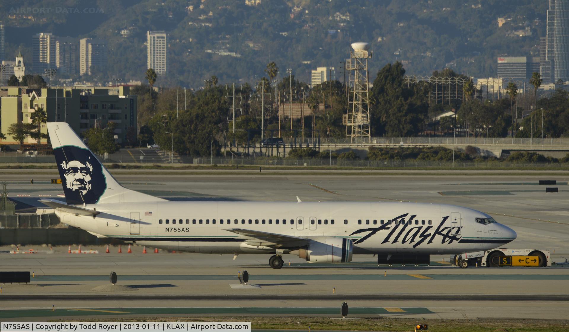 N755AS, 1992 Boeing 737-4Q8 C/N 25096, Taxiing to gate