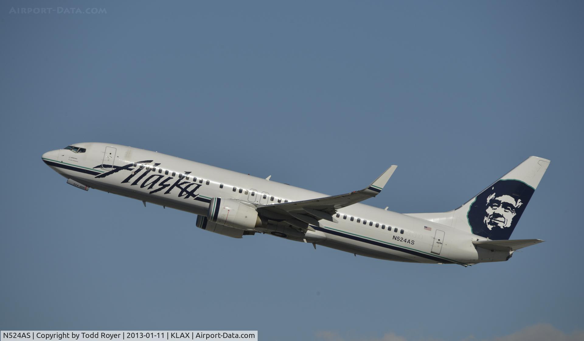 N524AS, 2009 Boeing 737-890 C/N 35195, Departing LAX