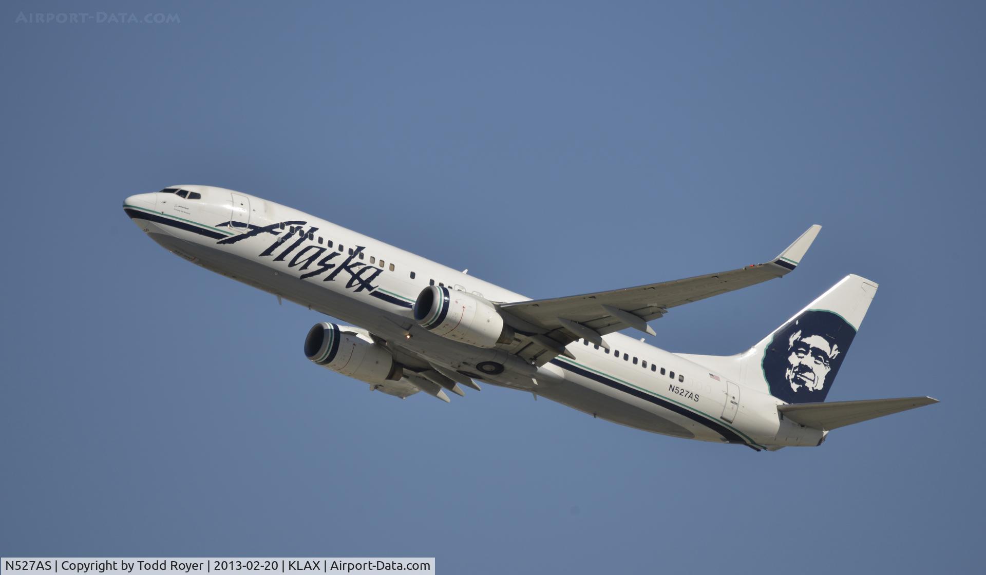 N527AS, 2009 Boeing 737-890 C/N 35694, Departing LAX