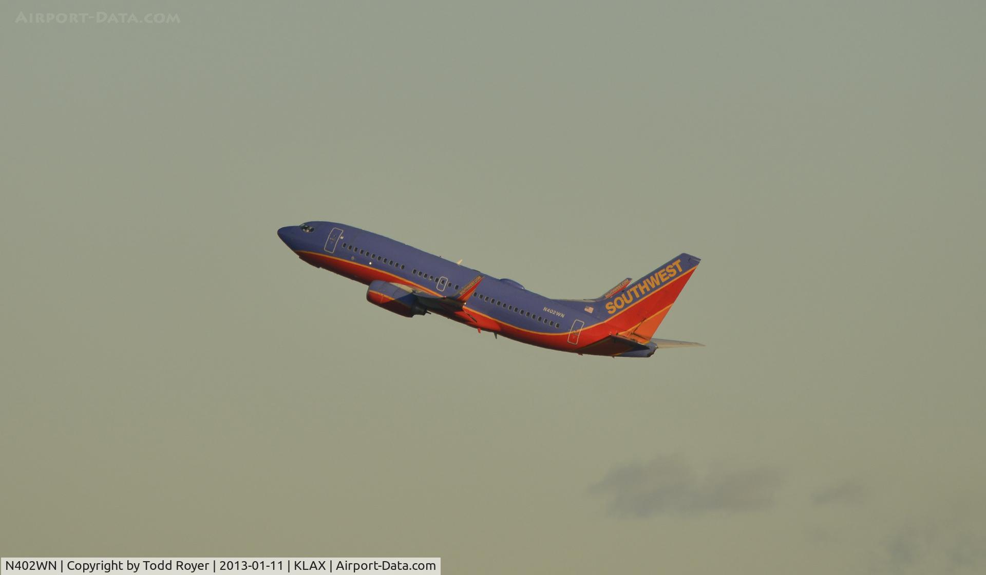 N402WN, 2001 Boeing 737-7H4 C/N 29814, Departing LAX
