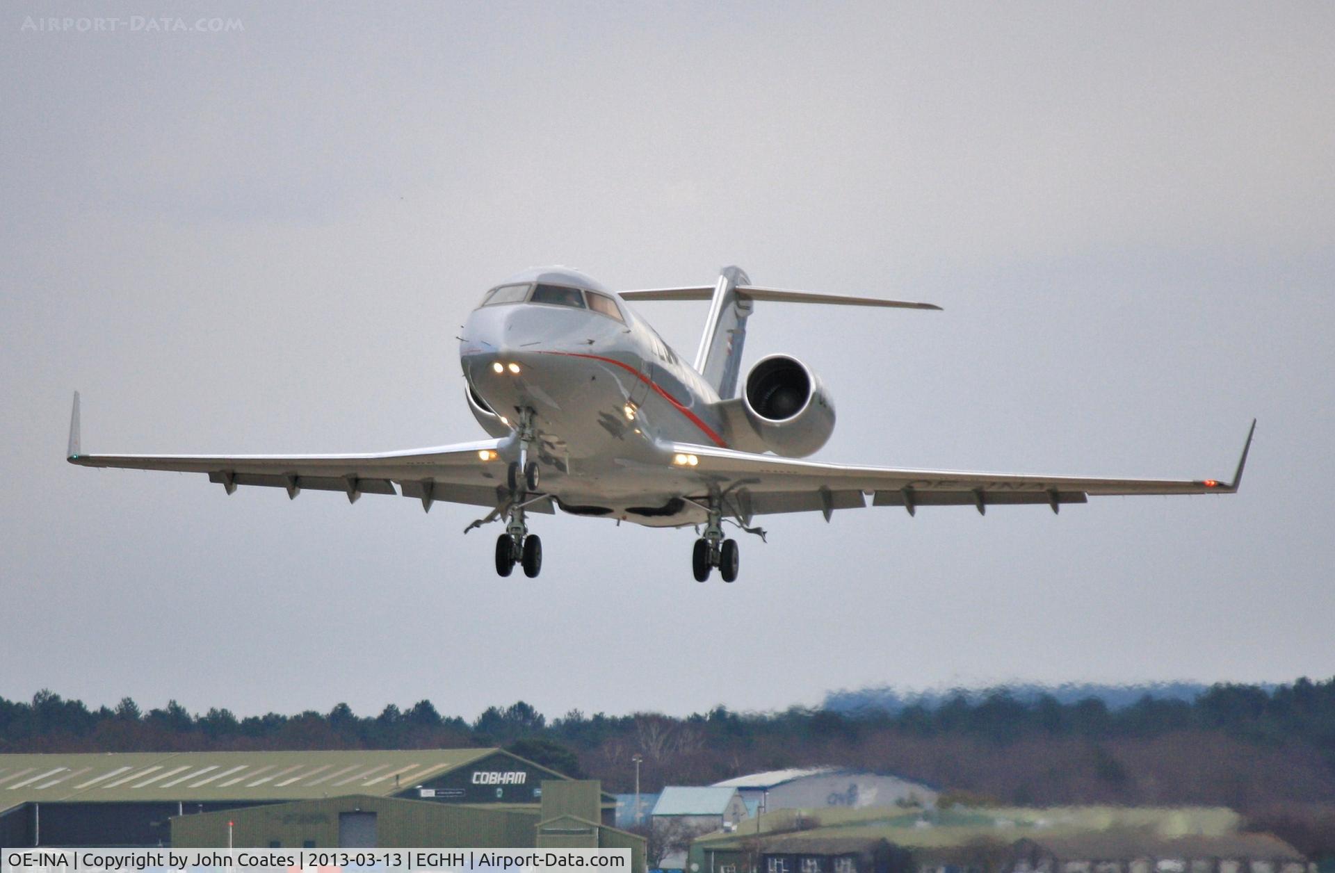 OE-INA, 2008 Bombardier Challenger 605 (CL-600-2B16) C/N 5782, Another circuit during training