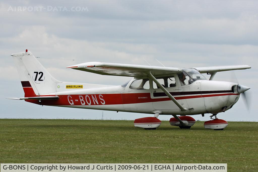 G-BONS, 1976 Cessna 172N C/N 172-68345, At the Dorset Air Races. Privately owned. Race code: 72.