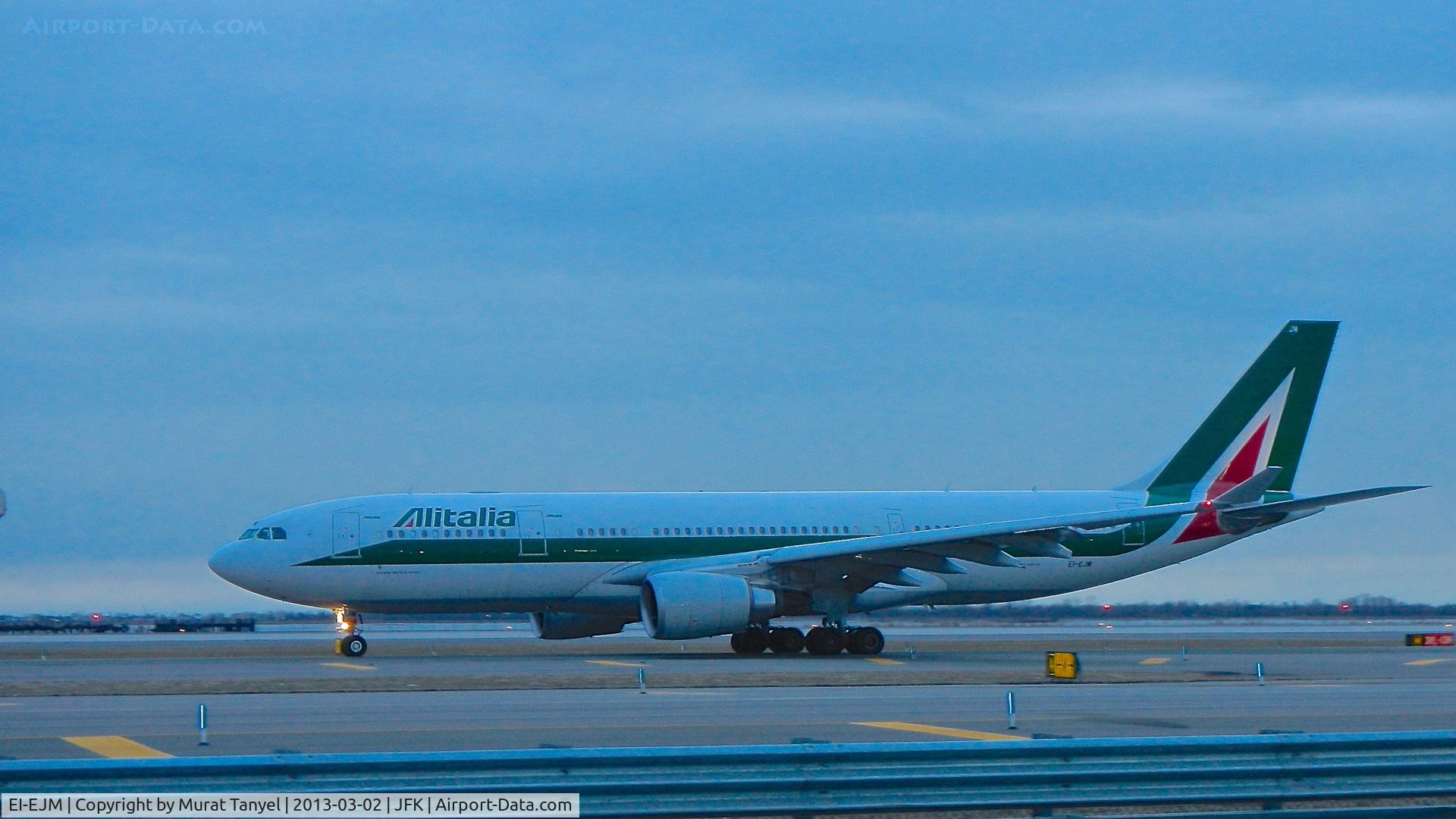 EI-EJM, 2012 Airbus A330-202 C/N 1308, Taxiing @ JFK