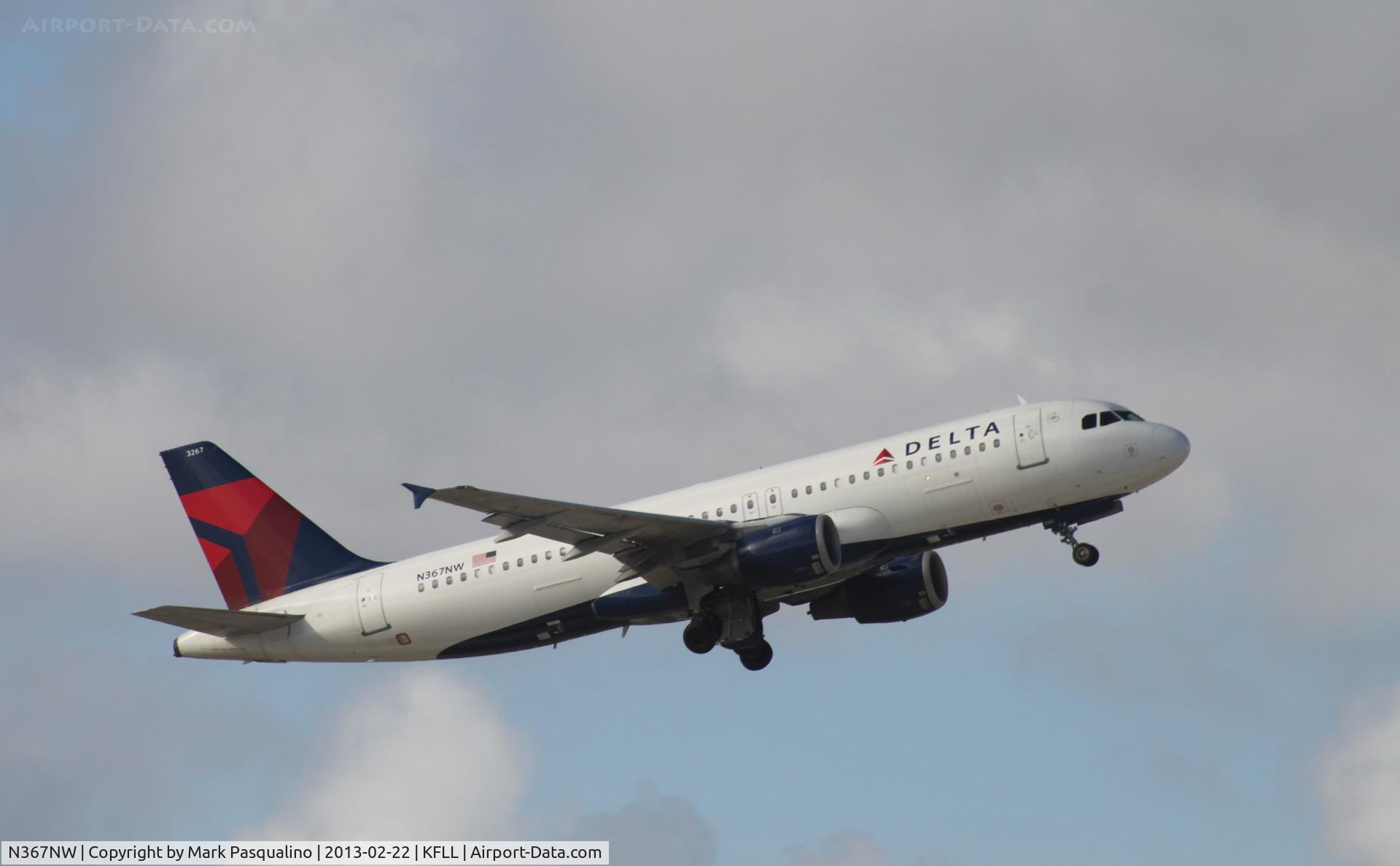 N367NW, 1999 Airbus A320-212 C/N 0988, Airbus A320