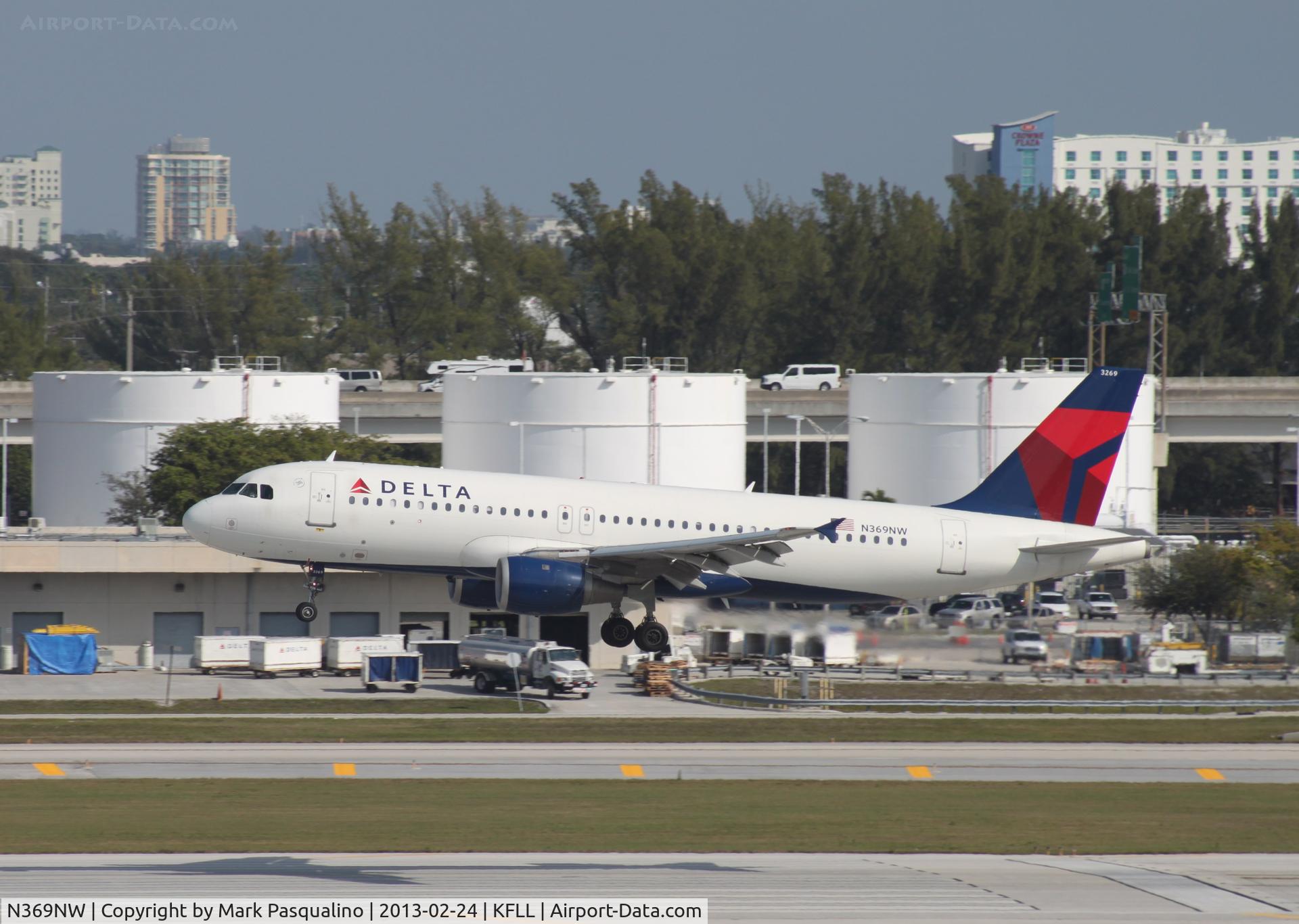 N369NW, 1999 Airbus A320-212 C/N 1011, Airbus A320