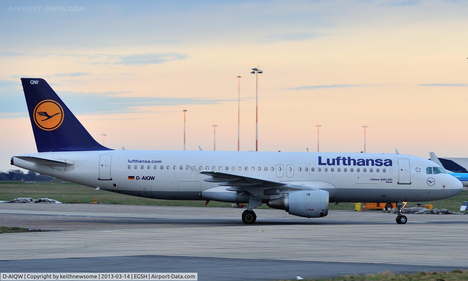 D-AIQW, 2000 Airbus A320-211 C/N 1367, Arriving for spray !
