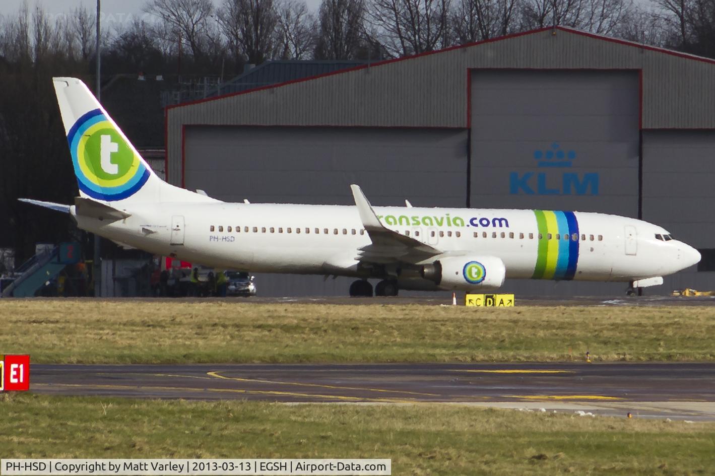 PH-HSD, 2012 Boeing 737-8K2 C/N 39260, heavy crop.