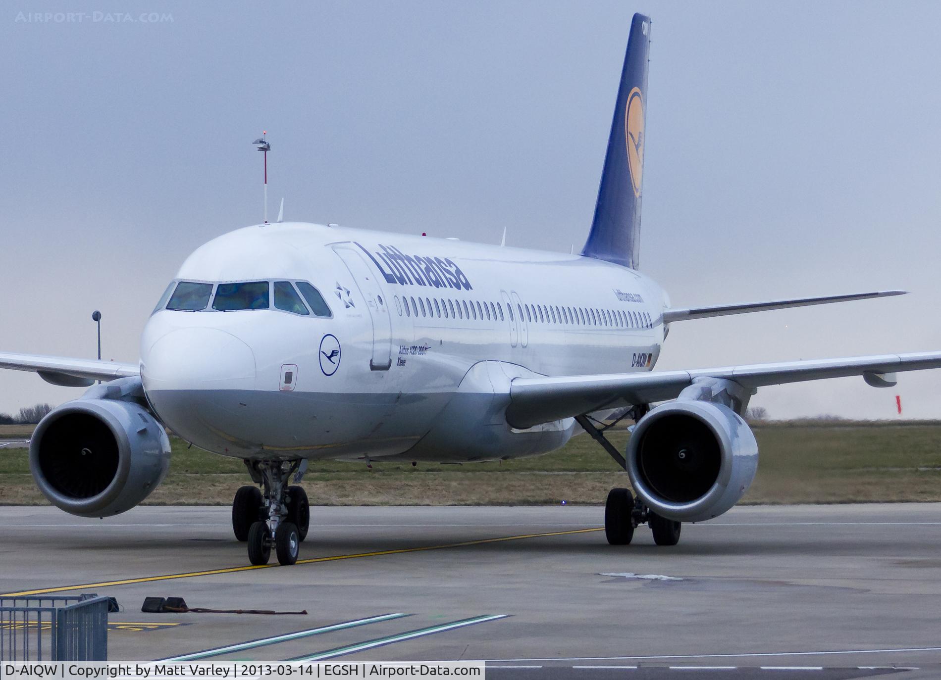 D-AIQW, 2000 Airbus A320-211 C/N 1367, Arriving at EGSH after the sun had set.