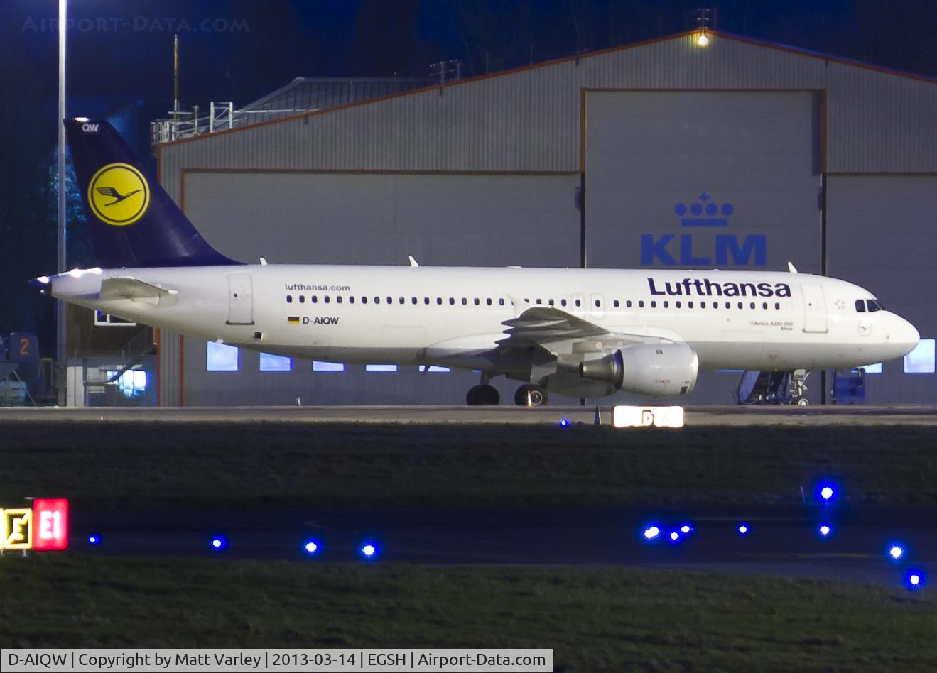 D-AIQW, 2000 Airbus A320-211 C/N 1367, Sat on stand at six.