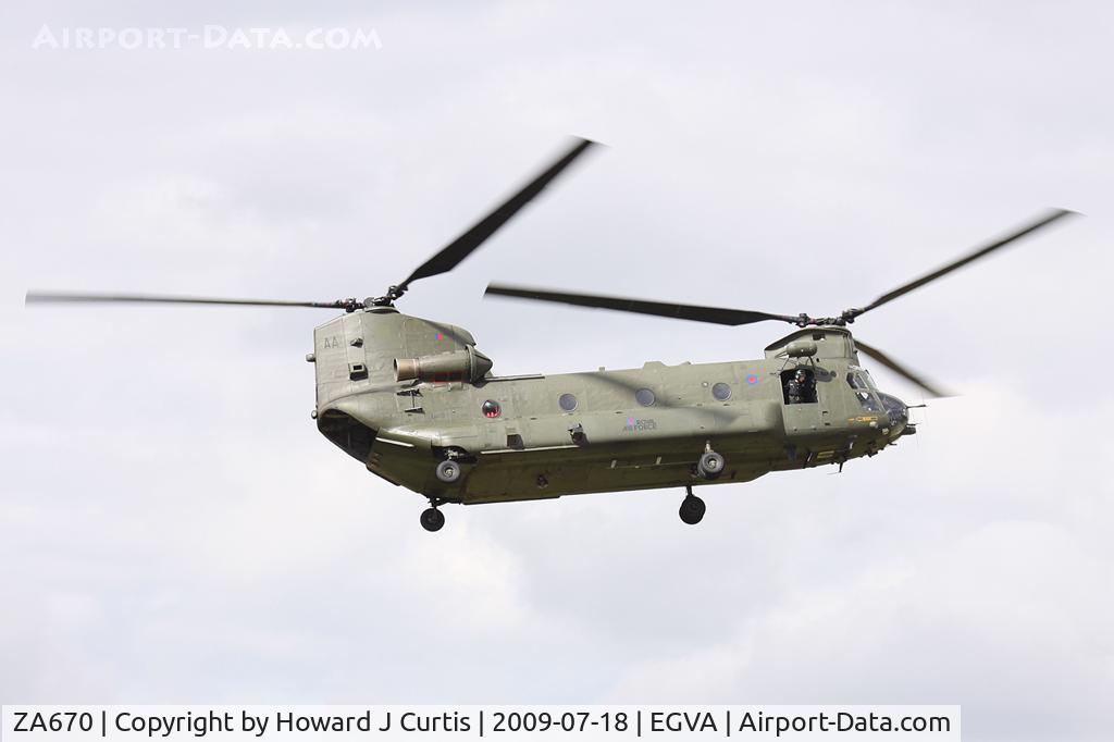 ZA670, Boeing Vertol Chinook HC.2 C/N M/A001/B-812/M7032, At RIAT 2009. Coded AA. The RAF's first Chinook.