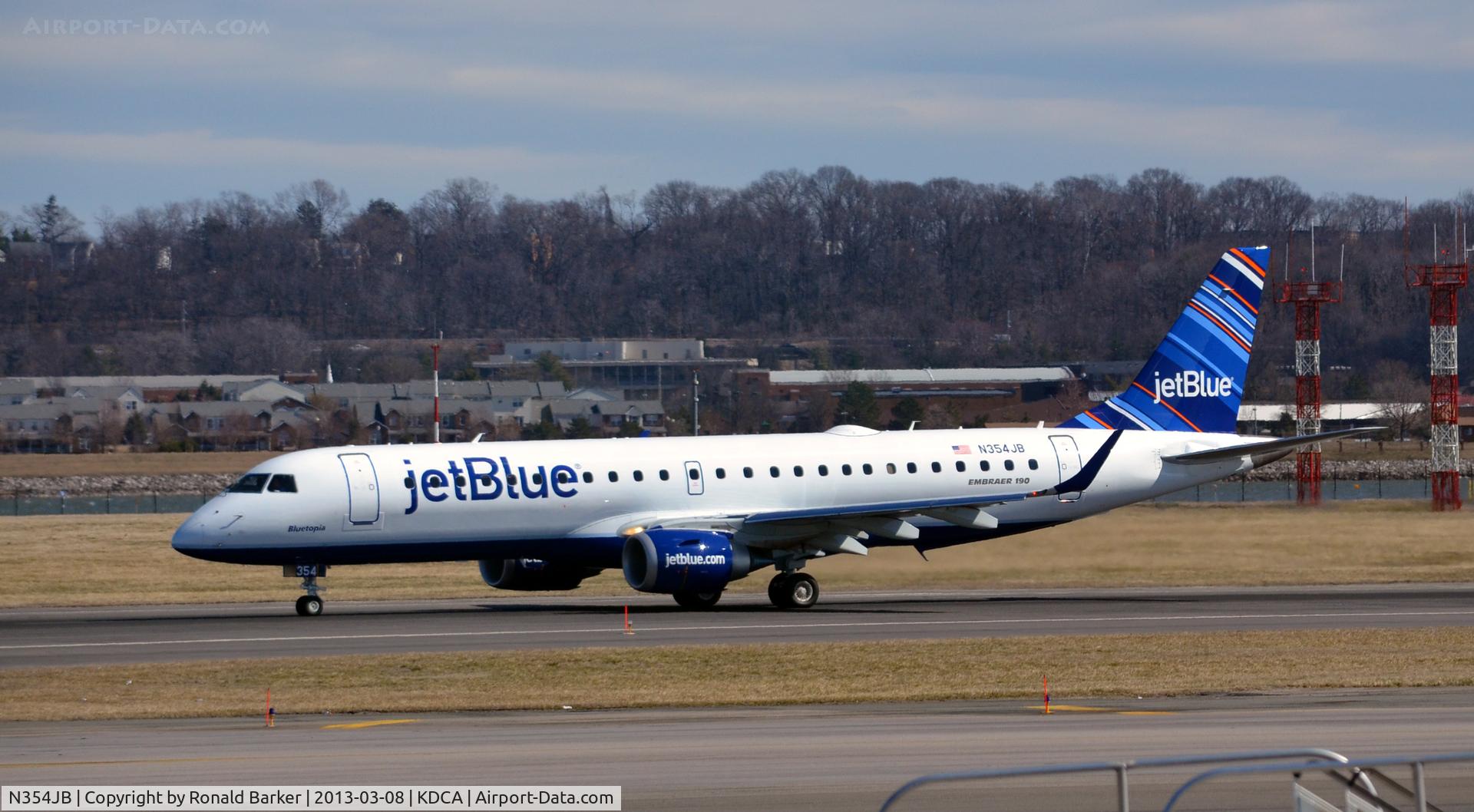 N354JB, 2013 Embraer 190AR (ERJ-190-100IGW) C/N 19000601, Bluetopia  takeoff roll