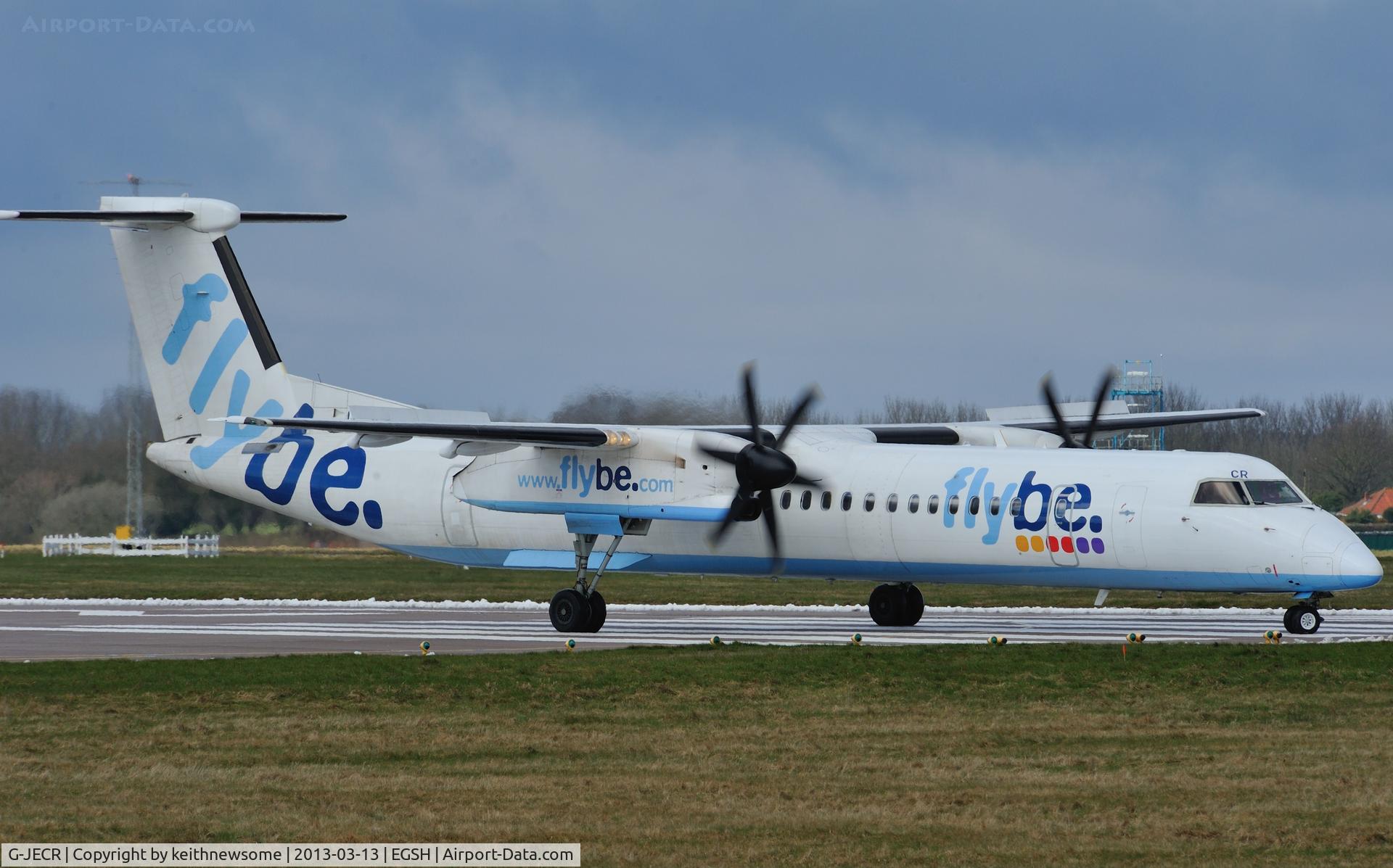 G-JECR, 2006 De Havilland Canada DHC-8-402Q Dash 8 C/N 4139, Turning for take off !
