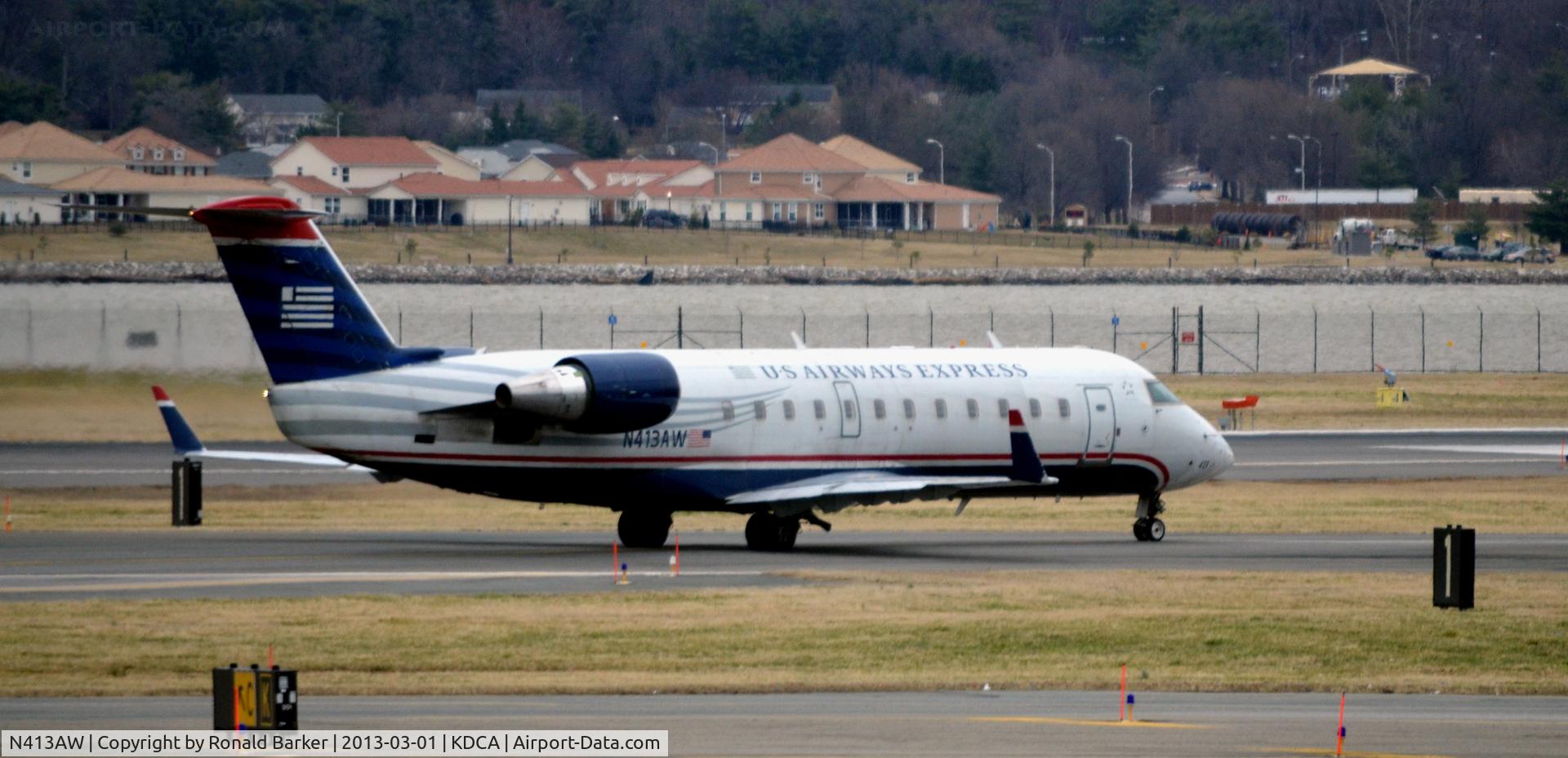 N413AW, 2001 Canadair CRJ-200LR (CL-600-2B19) C/N 7585, Taxi DCA