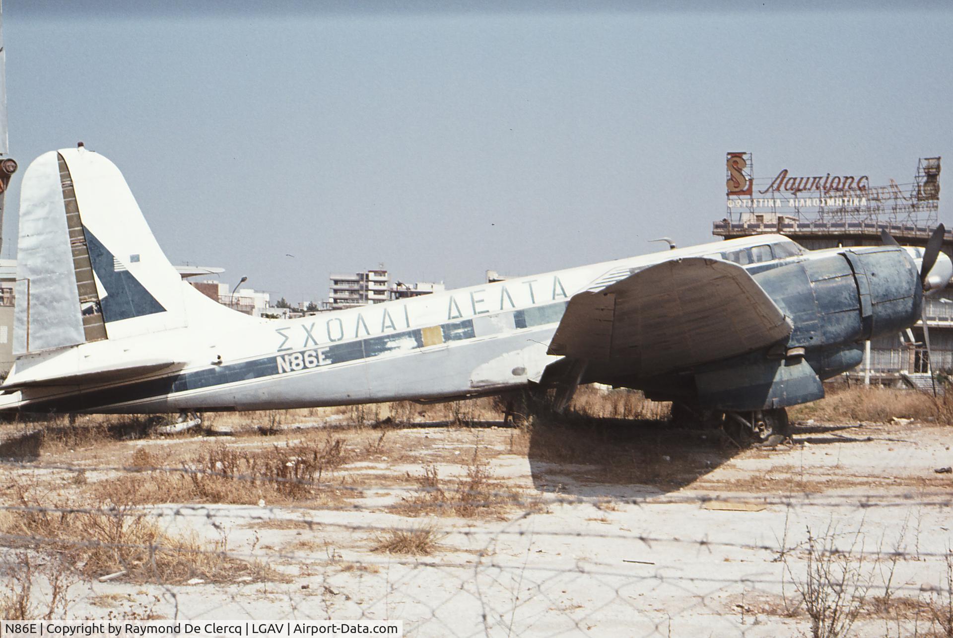 N86E, 1939 Douglas B-23 Dragon C/N 2745, Douglas