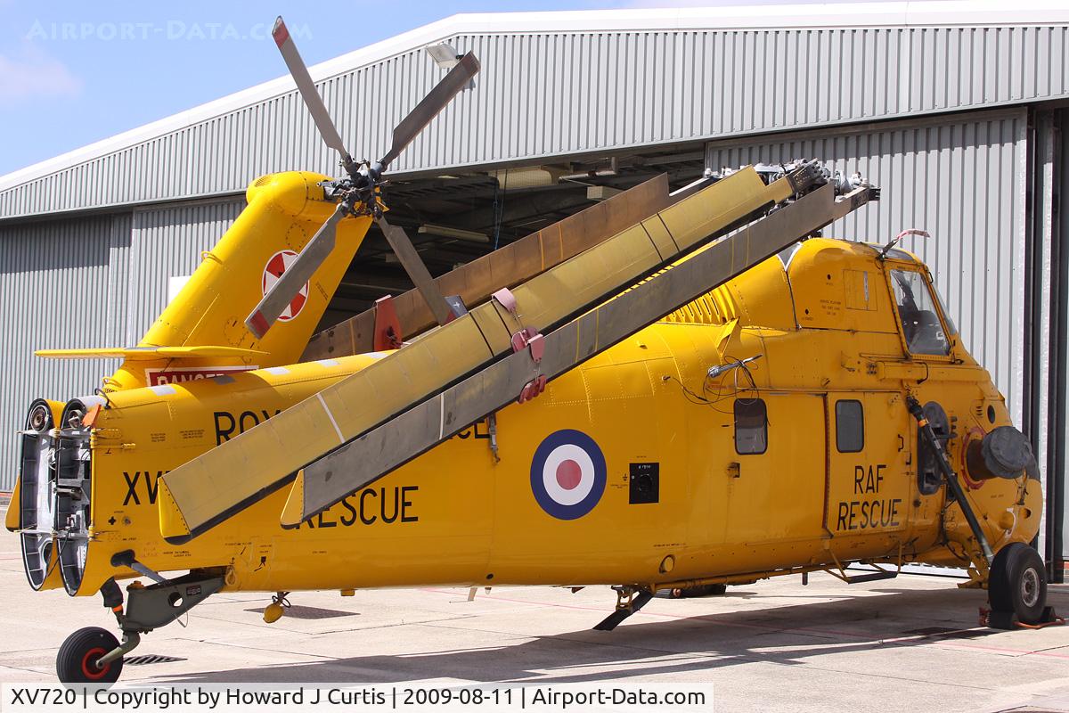 XV720, Westland Wessex HC.2 C/N WA615, At the Air Engineering & Survival School, Gosport, Hampshire.