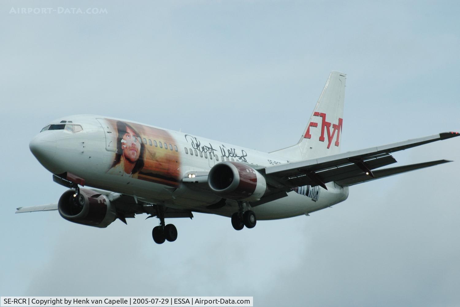 SE-RCR, 1988 Boeing 737-33A C/N 24026, FlyMe Boeing 737-300 approaching Stockholm Arlanda airport.
Its paintscheme is promoting Robert Wells' 