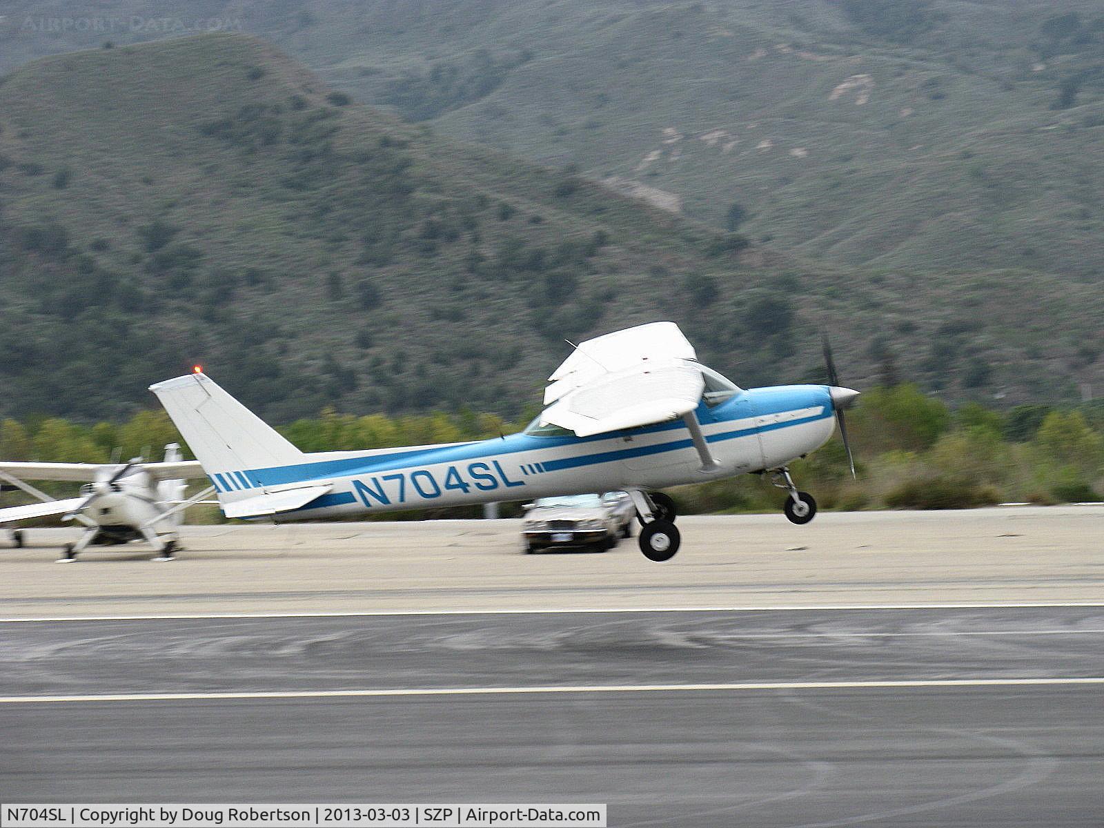 N704SL, 1976 Cessna 150M C/N 15078837, 1976 Cessna 150M, Continental O-200 100 Hp, landing Rwy 22