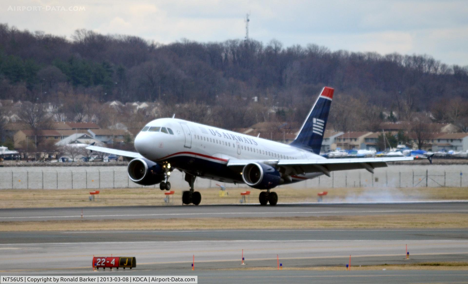 N756US, 2000 Airbus A319-112 C/N 1340, Landing touchdown DCA
