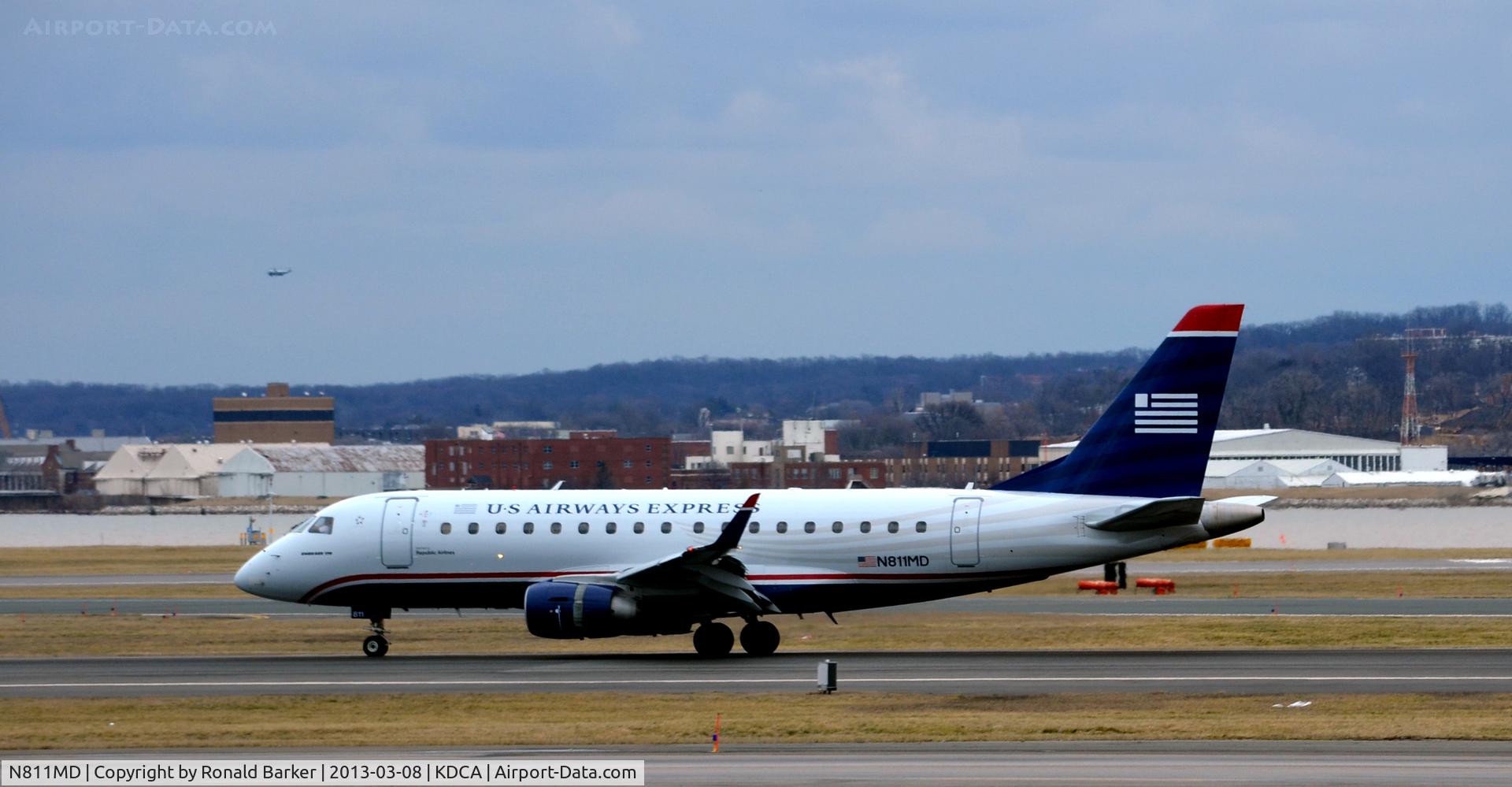 N811MD, 2004 Embraer 170SU (ERJ-170-100SU) C/N 17000028, Landing roll DCA